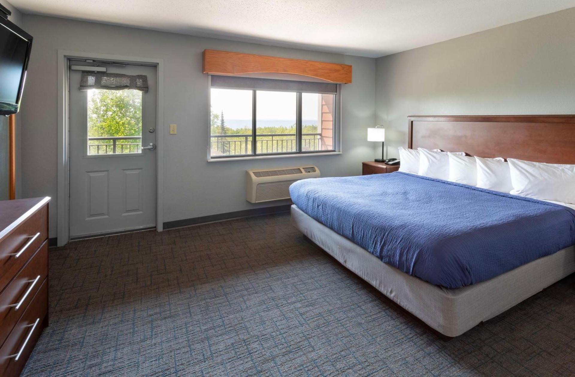 Black Beach Inn by GrandStay photo 10