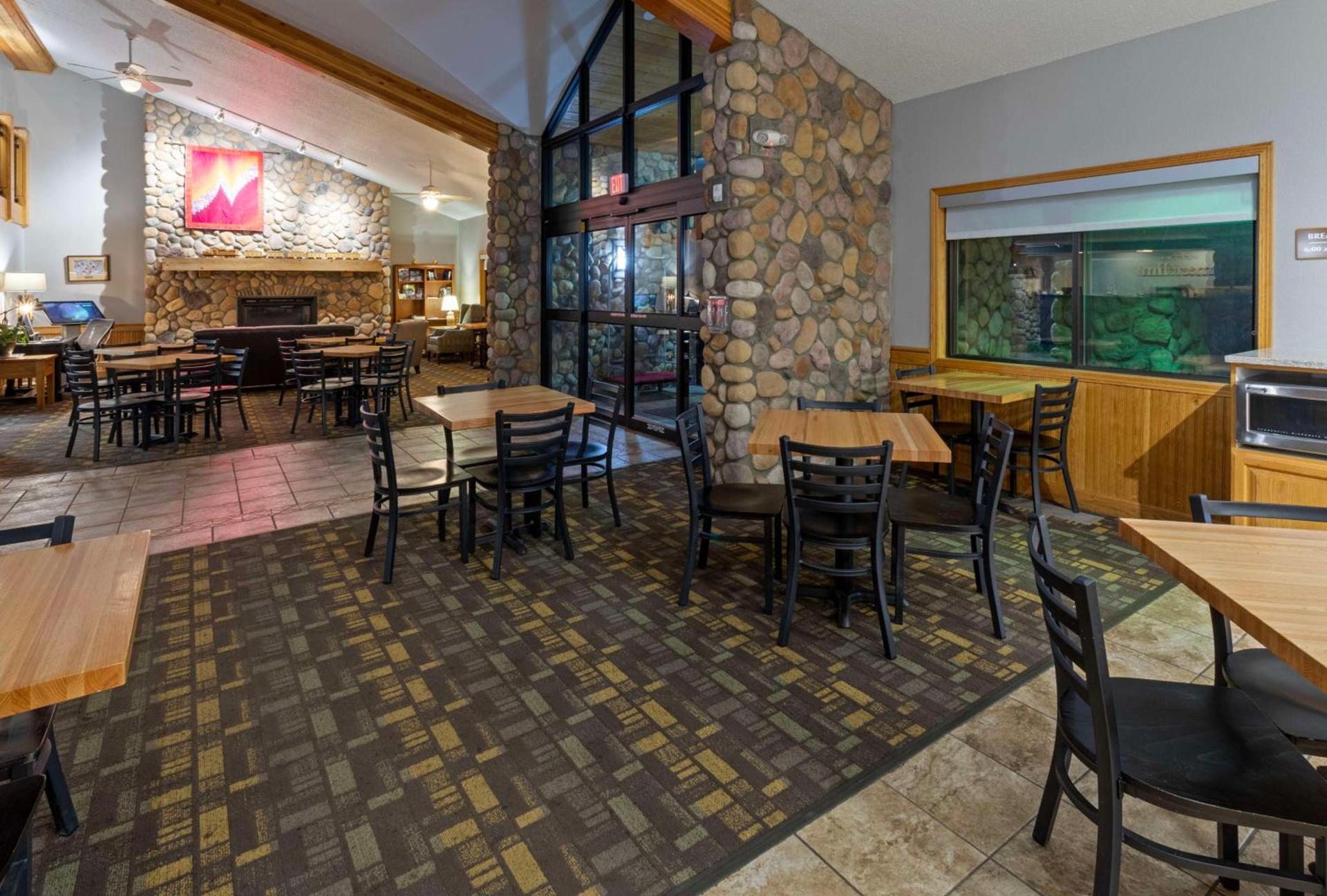 Black Beach Inn by GrandStay photo 19