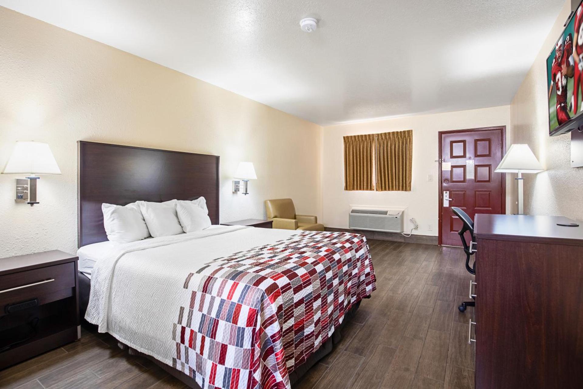Baymont by Wyndham Kingman photo 15