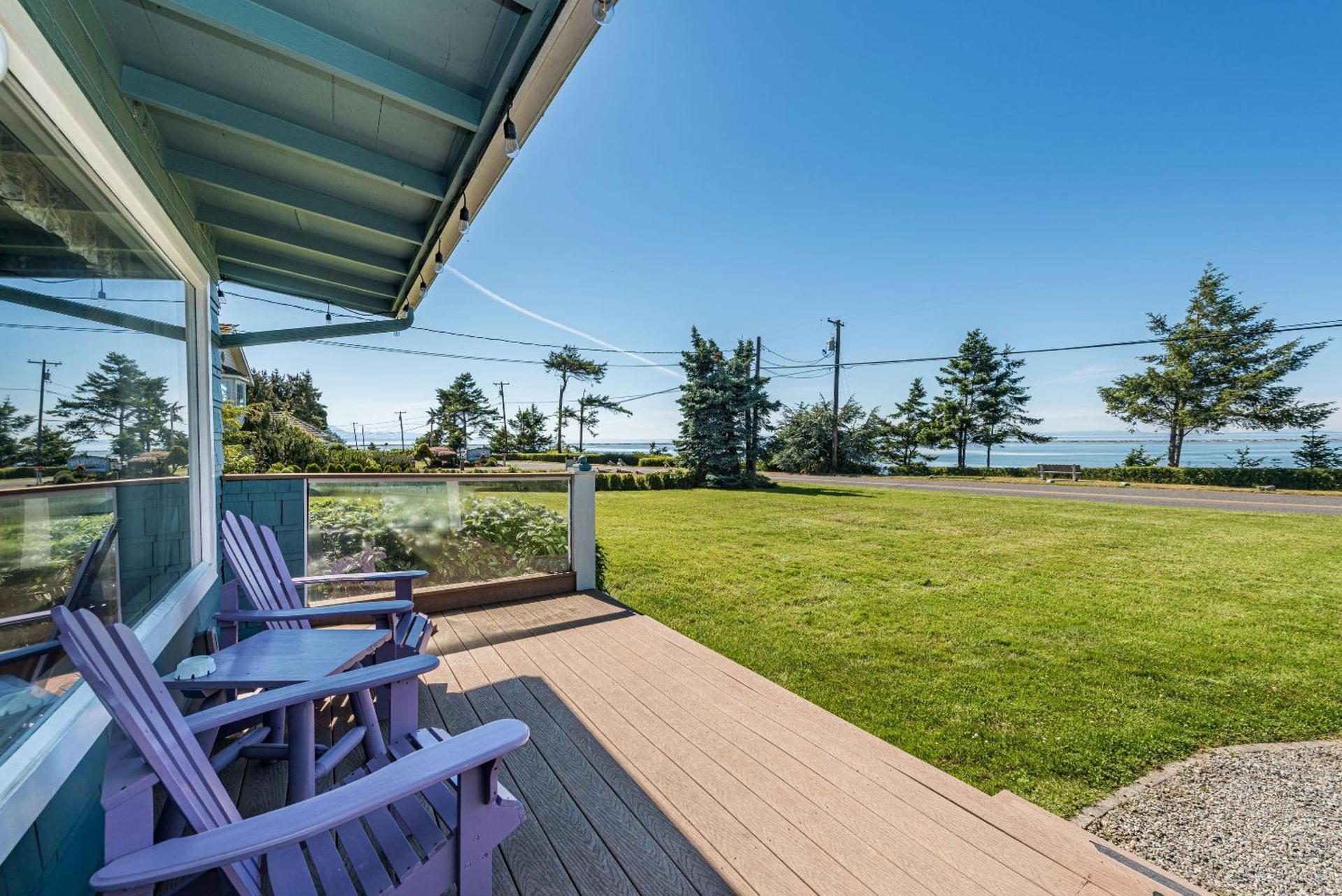 Juan de Fuca Waterfront Hotel & Cottages photo 33