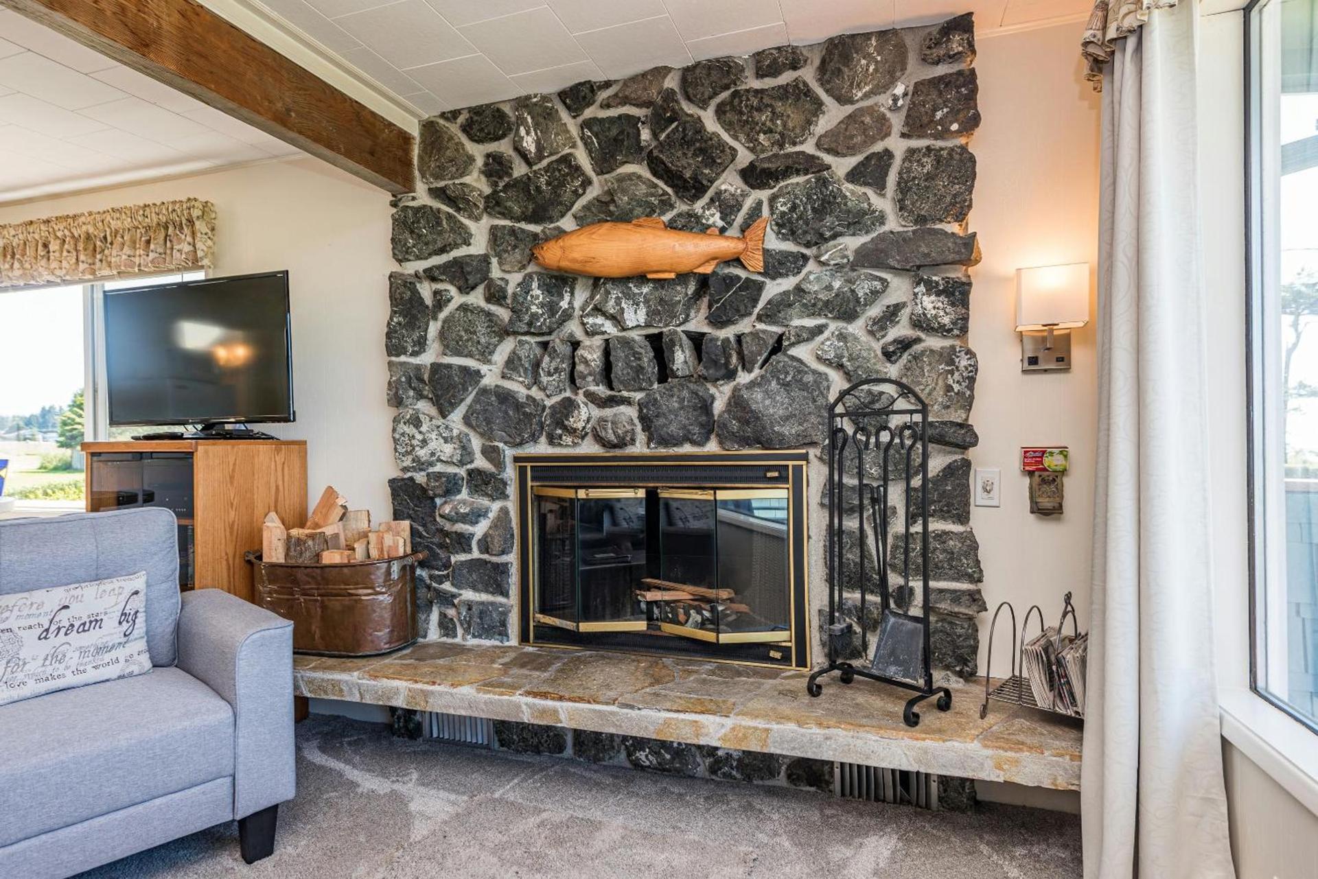 Juan de Fuca Waterfront Hotel & Cottages photo 63