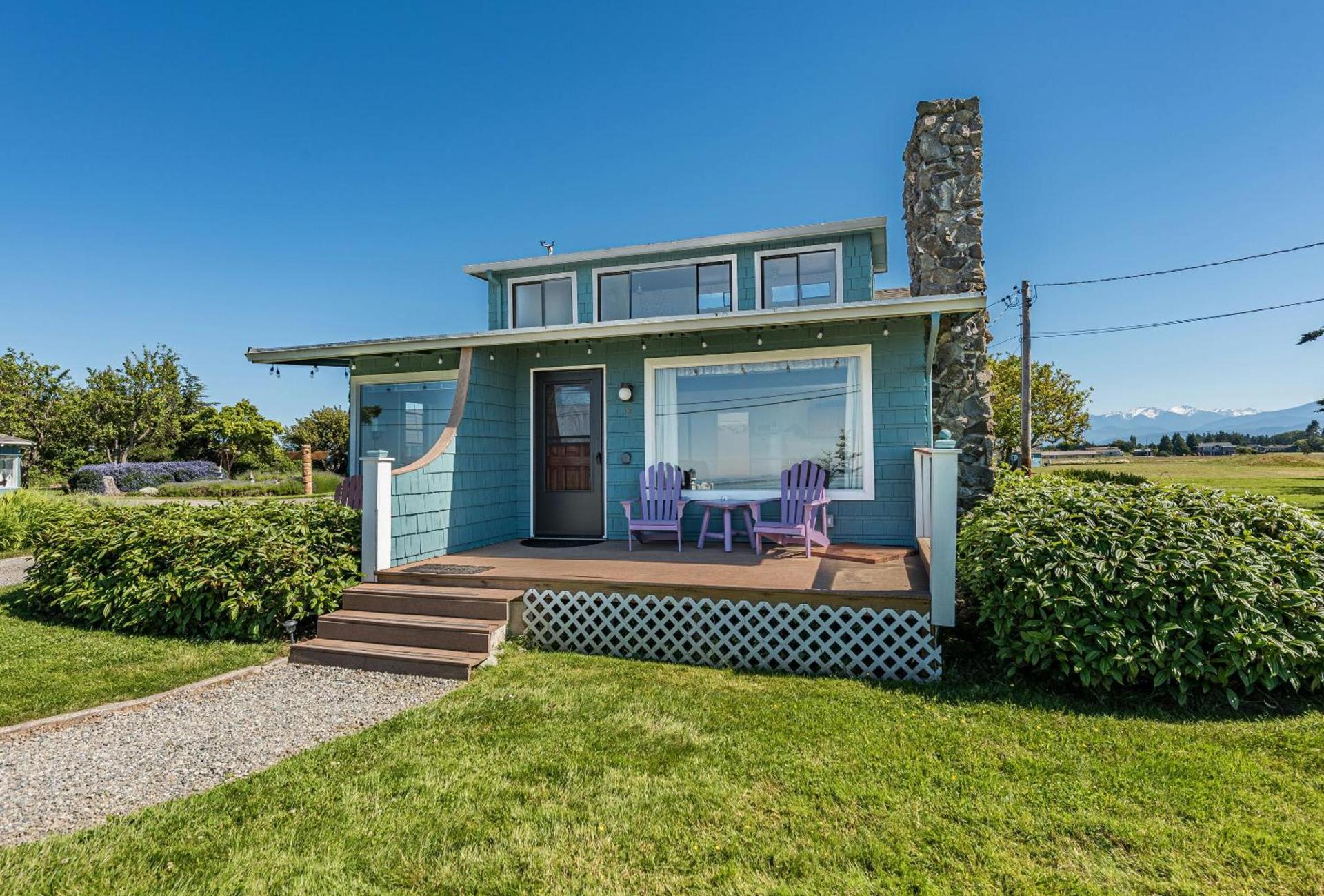 Juan de Fuca Waterfront Hotel & Cottages photo 62
