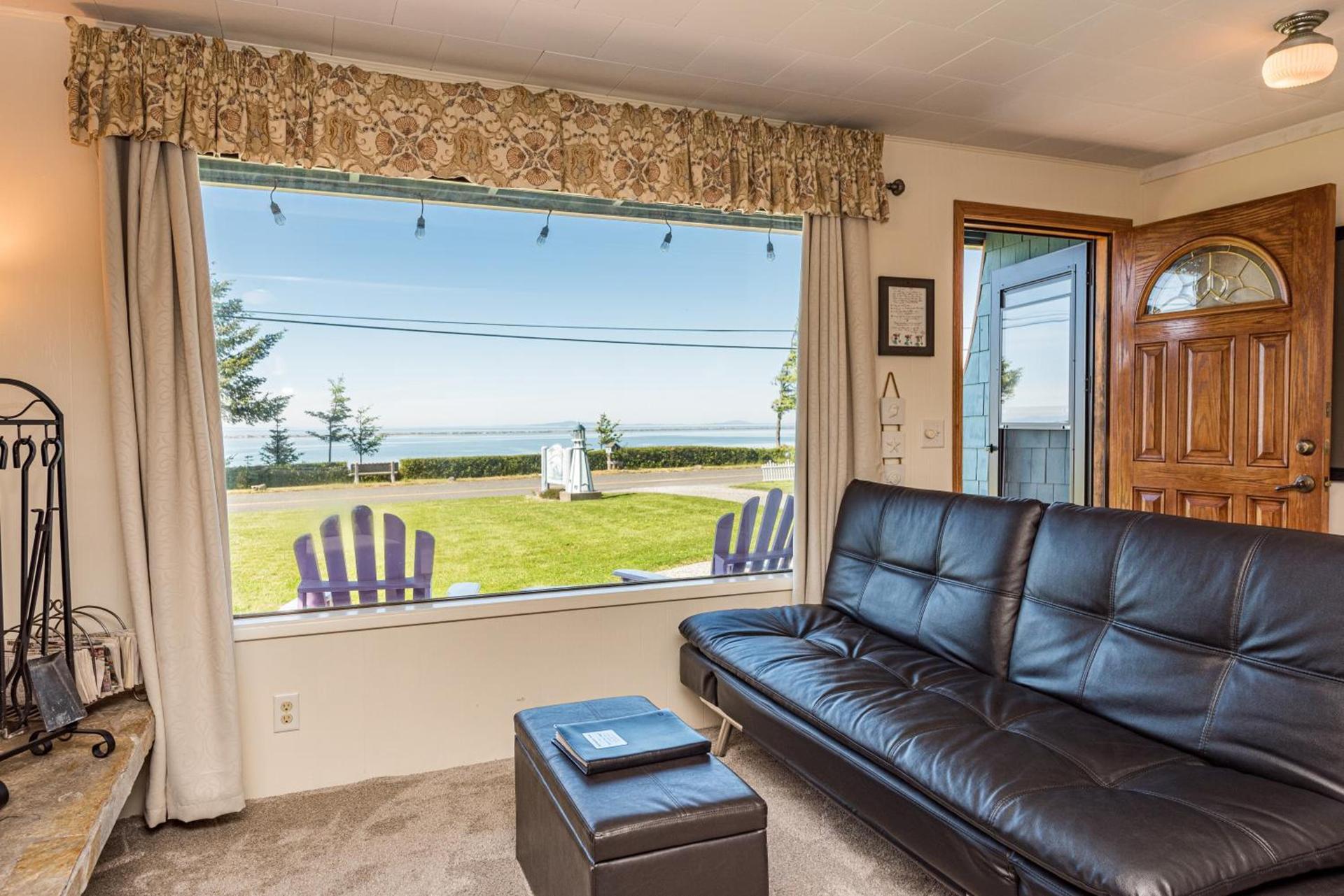 Juan de Fuca Waterfront Hotel & Cottages photo 67