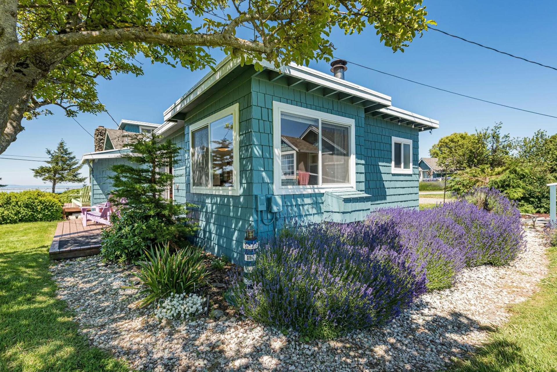 Juan de Fuca Waterfront Hotel & Cottages photo 35
