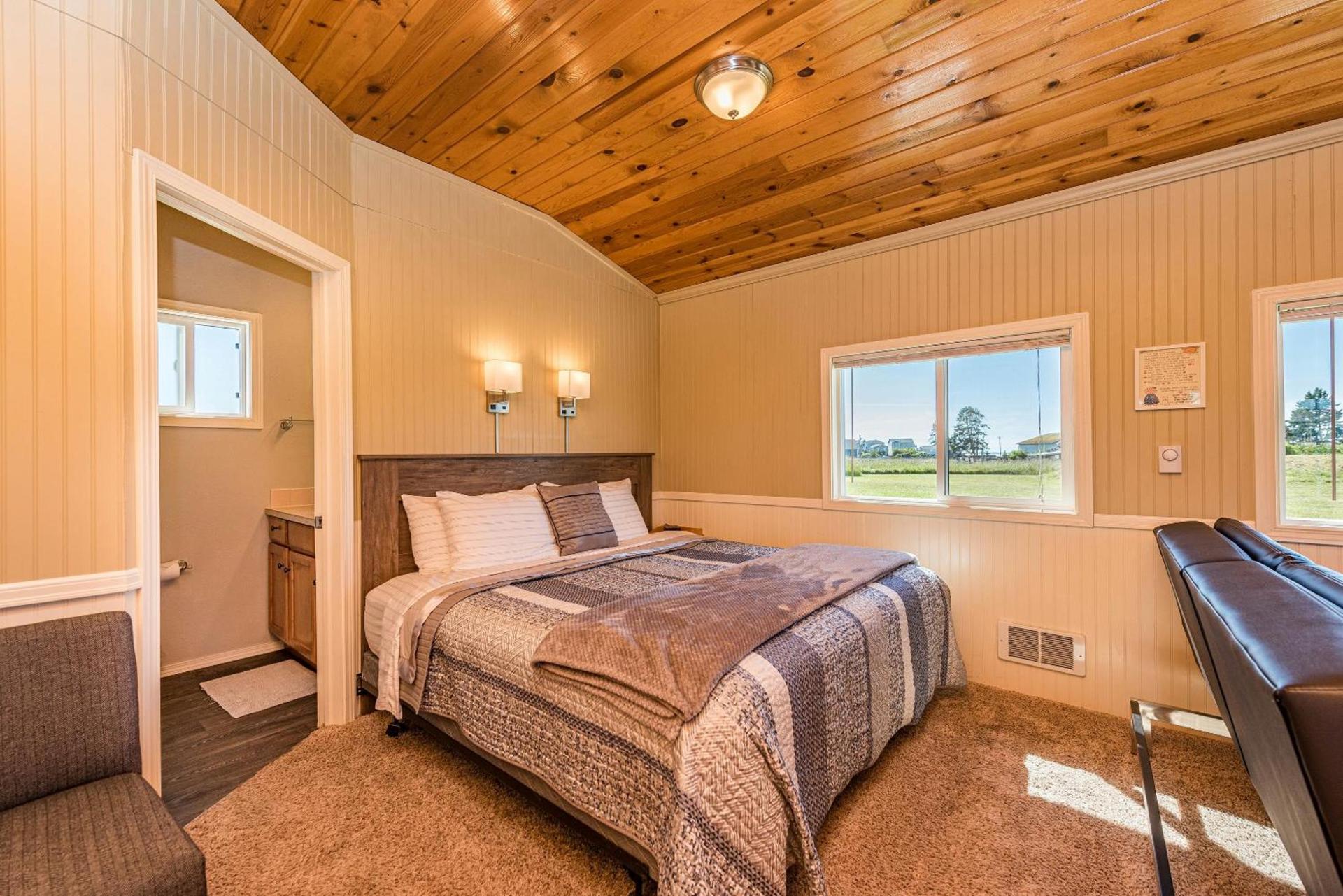 Juan de Fuca Waterfront Hotel & Cottages photo 82