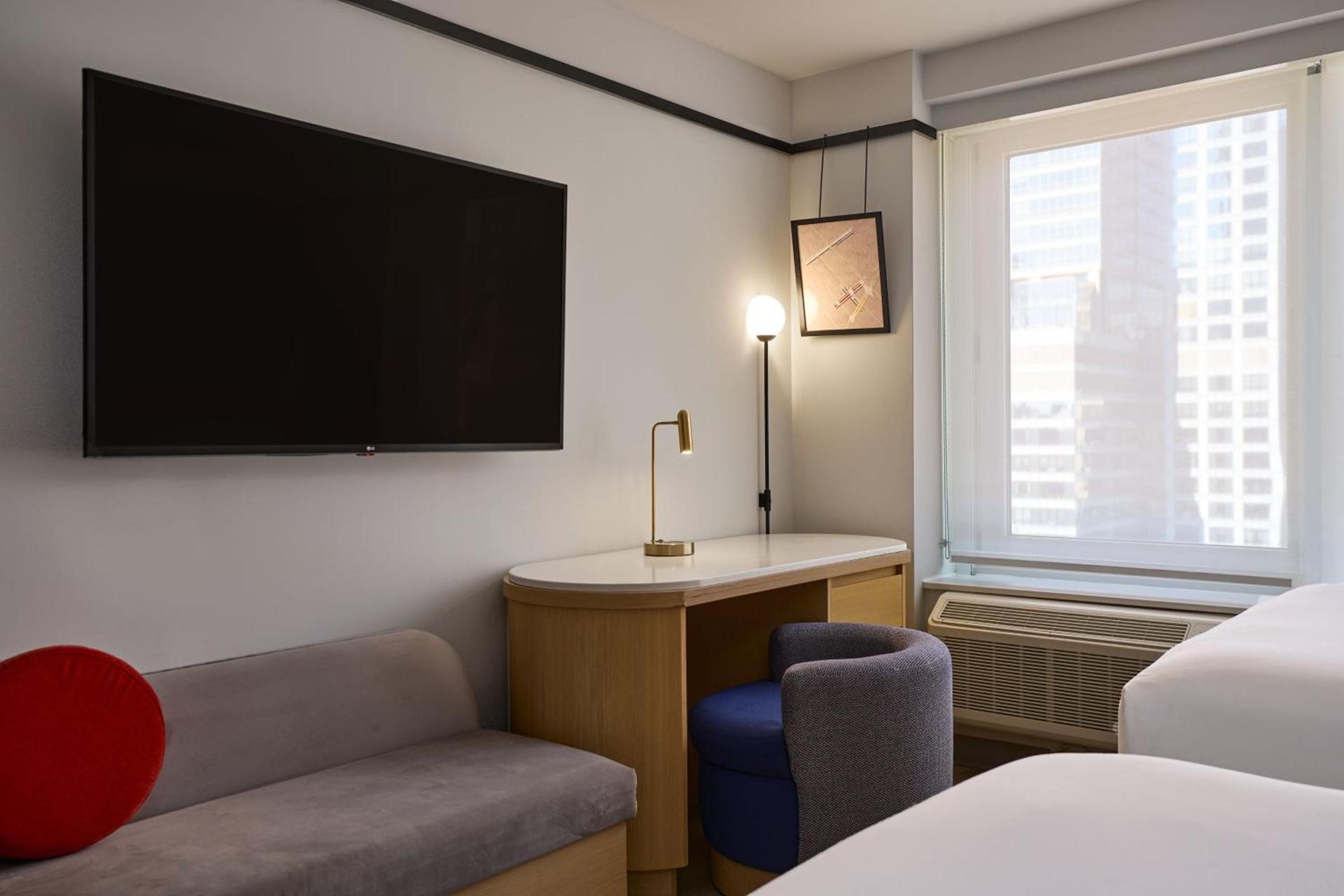 Delta Hotels by Marriott New York Times Square photo 11