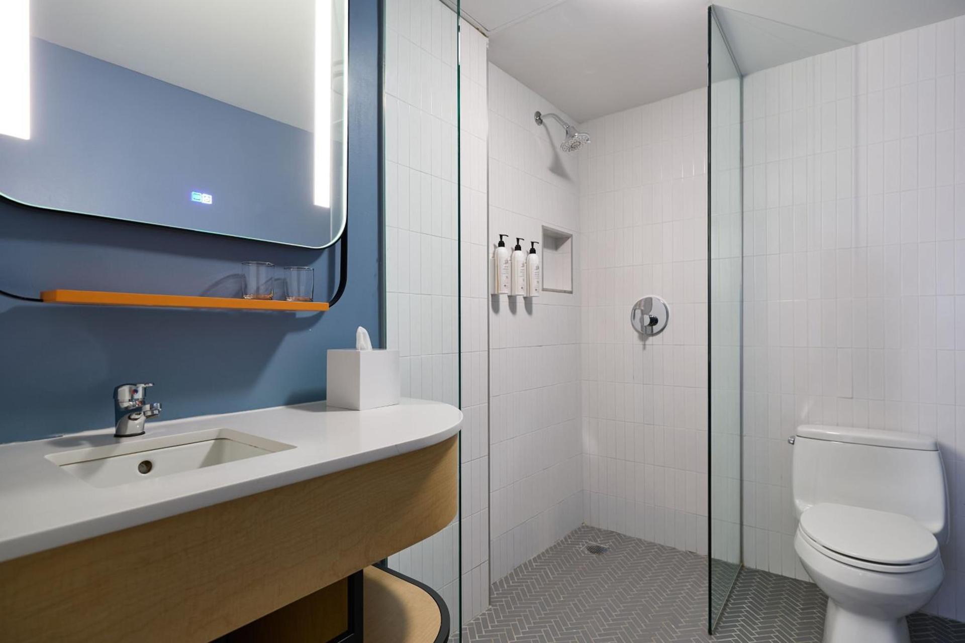 Delta Hotels by Marriott New York Times Square photo 16