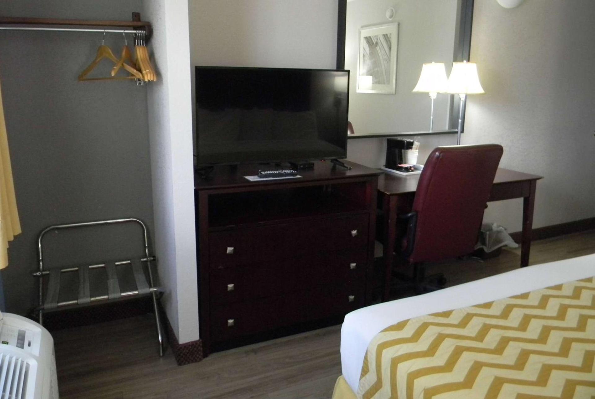 Travelodge Inn & Suites by Wyndham Albany photo 22