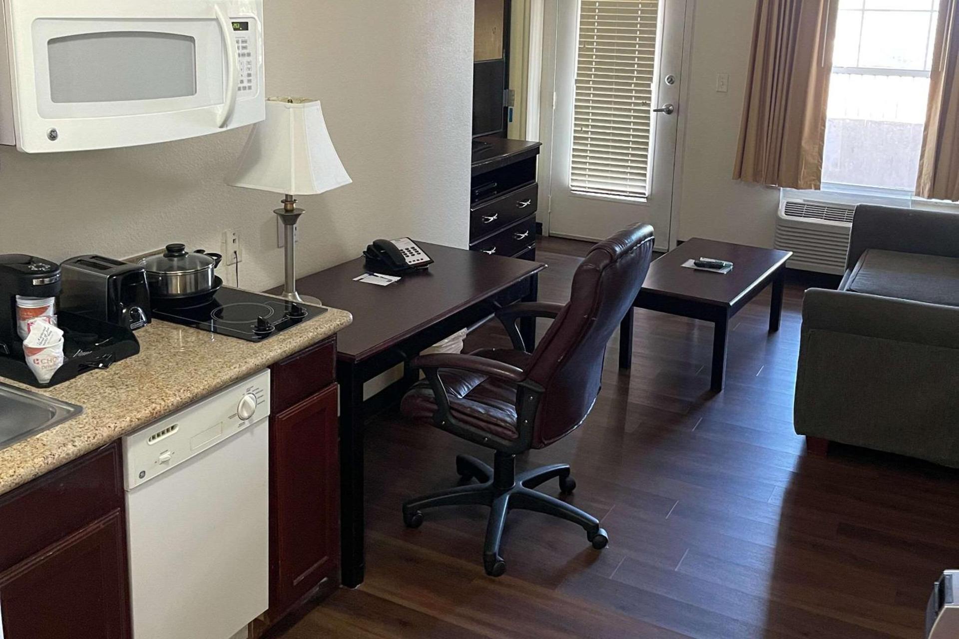 MainStay Suites Texas Medical Center-Reliant Park photo 11