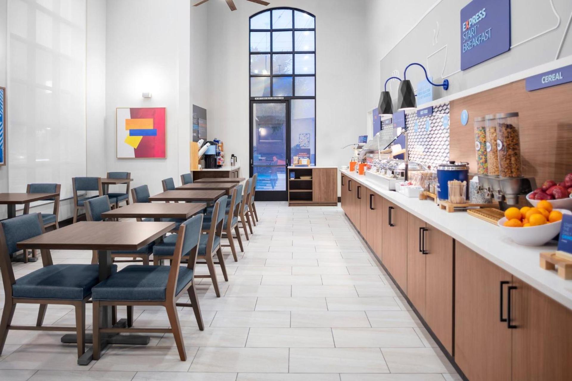 Holiday Inn Express Hotel & Suites Hermosa Beach by IHG photo 81