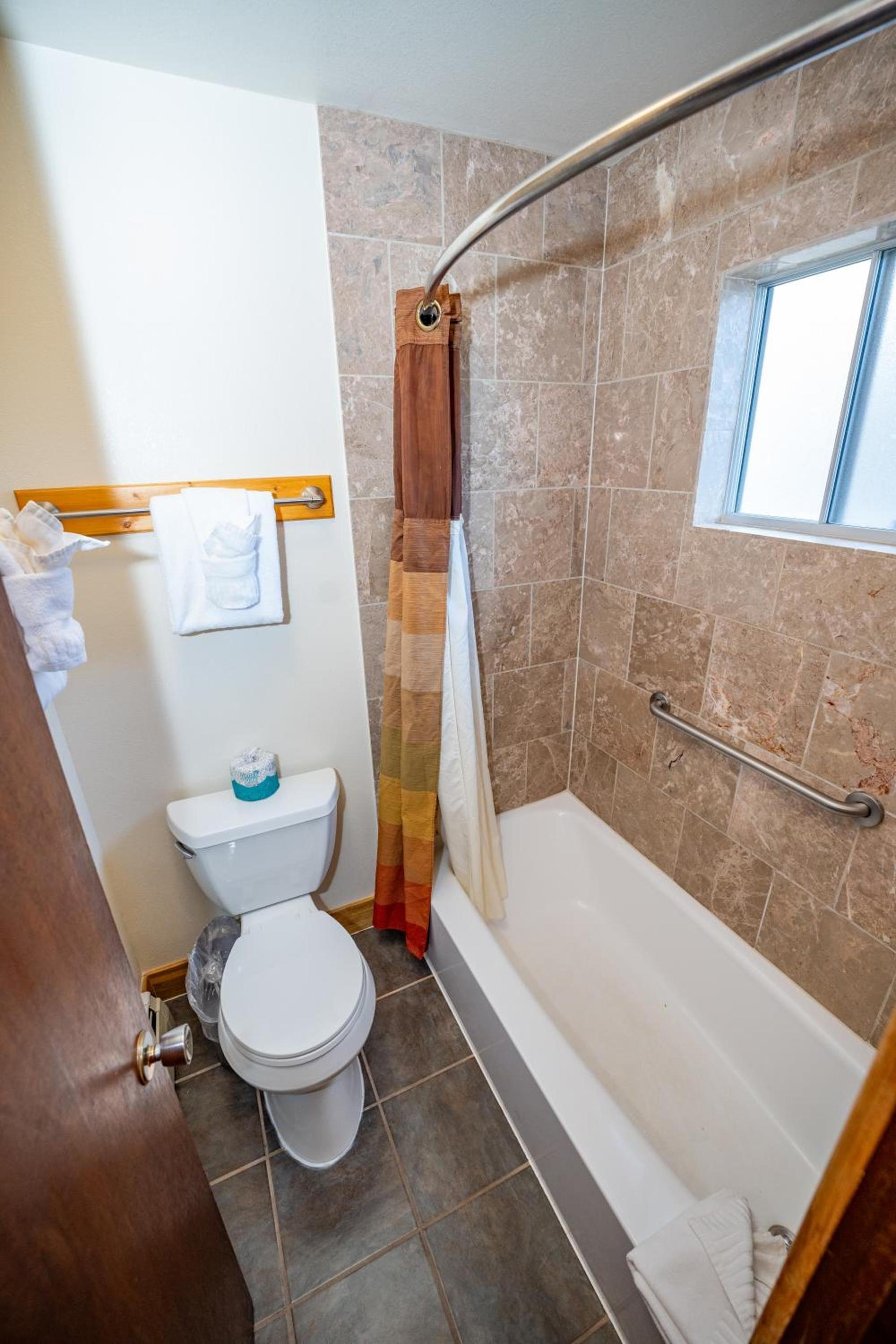 Hotel Estes photo 59