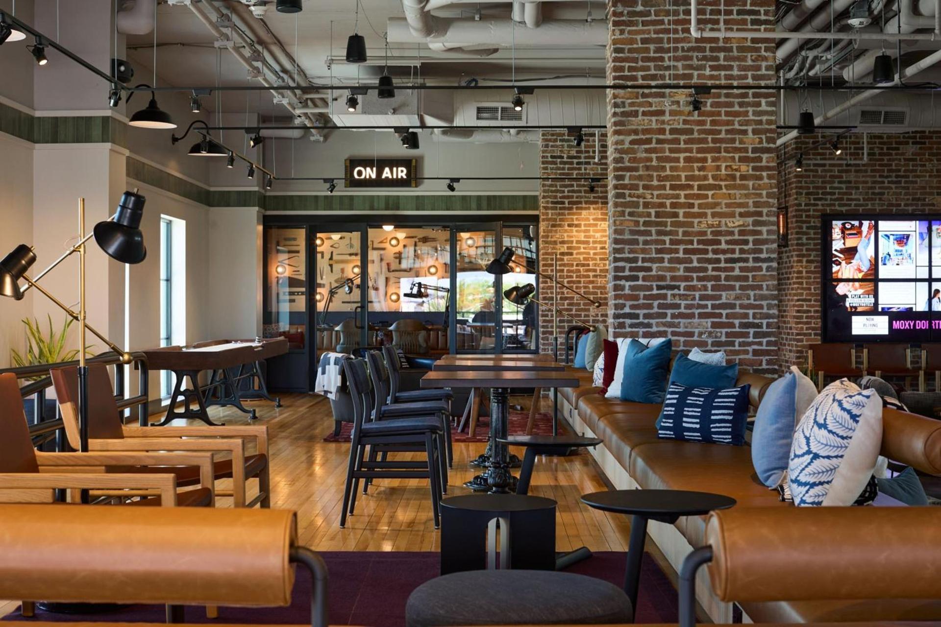 Moxy Charleston Downtown photo 40