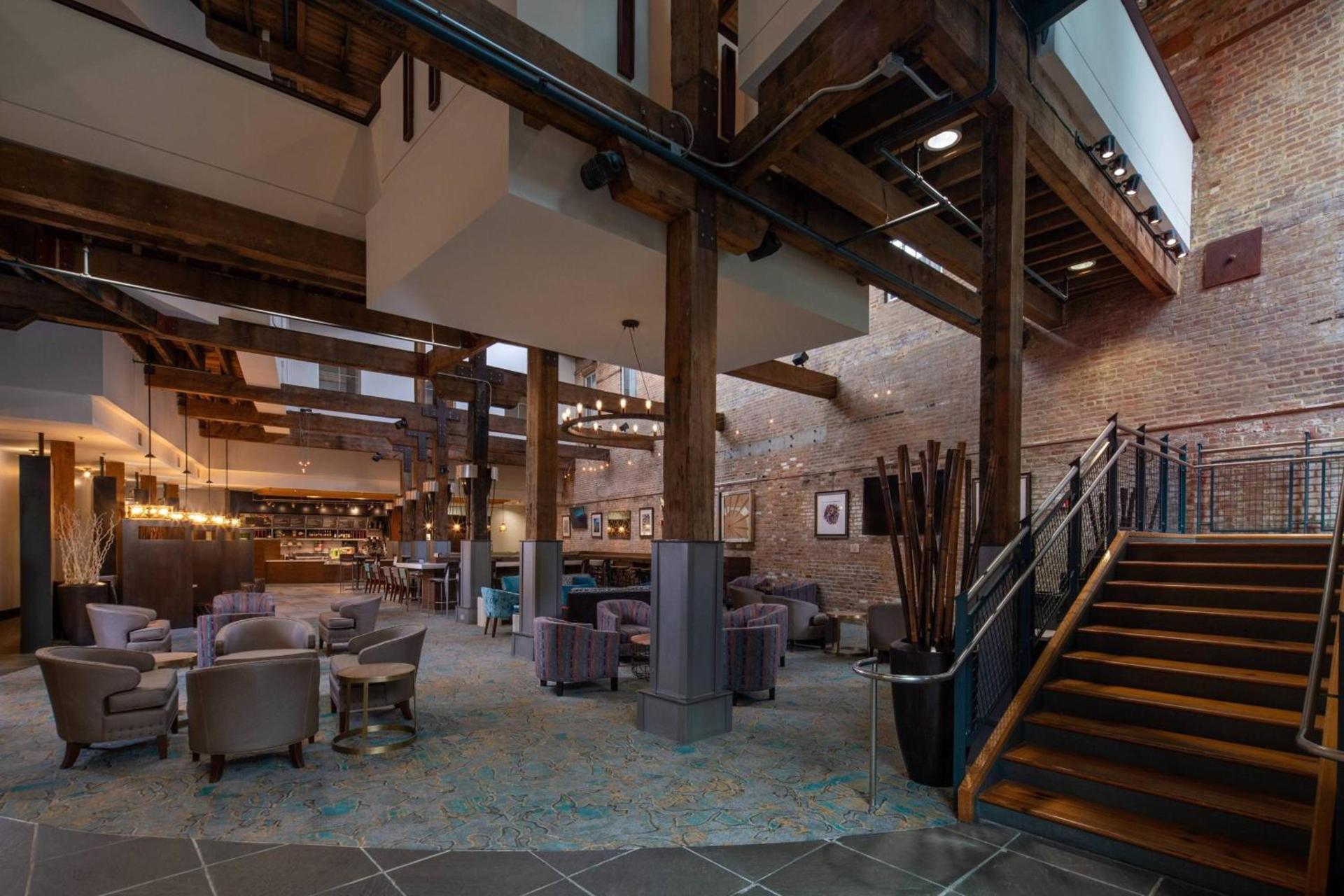 Courtyard by Marriott New Orleans Warehouse Arts District photo 2