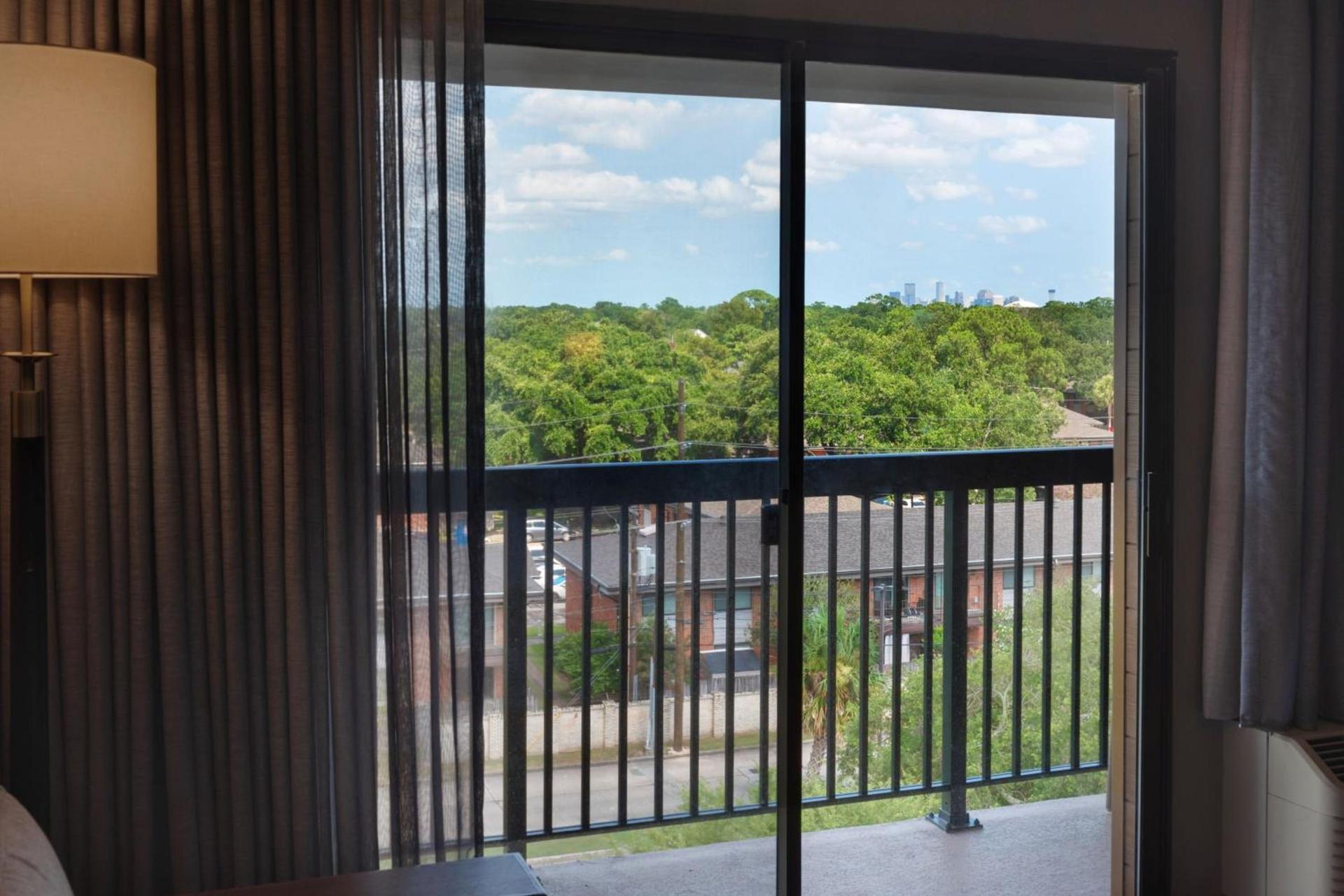 Courtyard by Marriott New Orleans Metairie photo 9