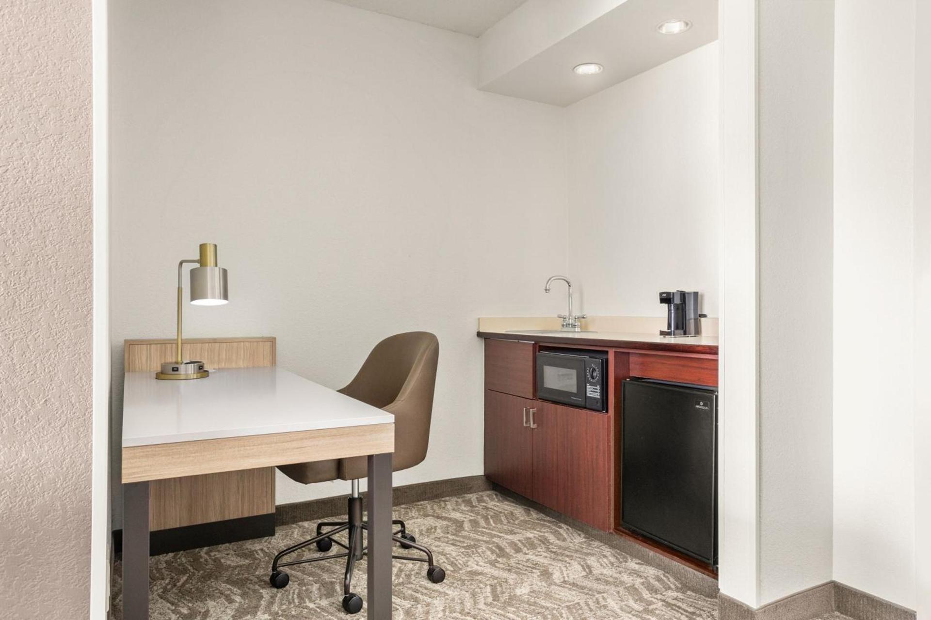 SpringHill Suites Boston Andover photo 9
