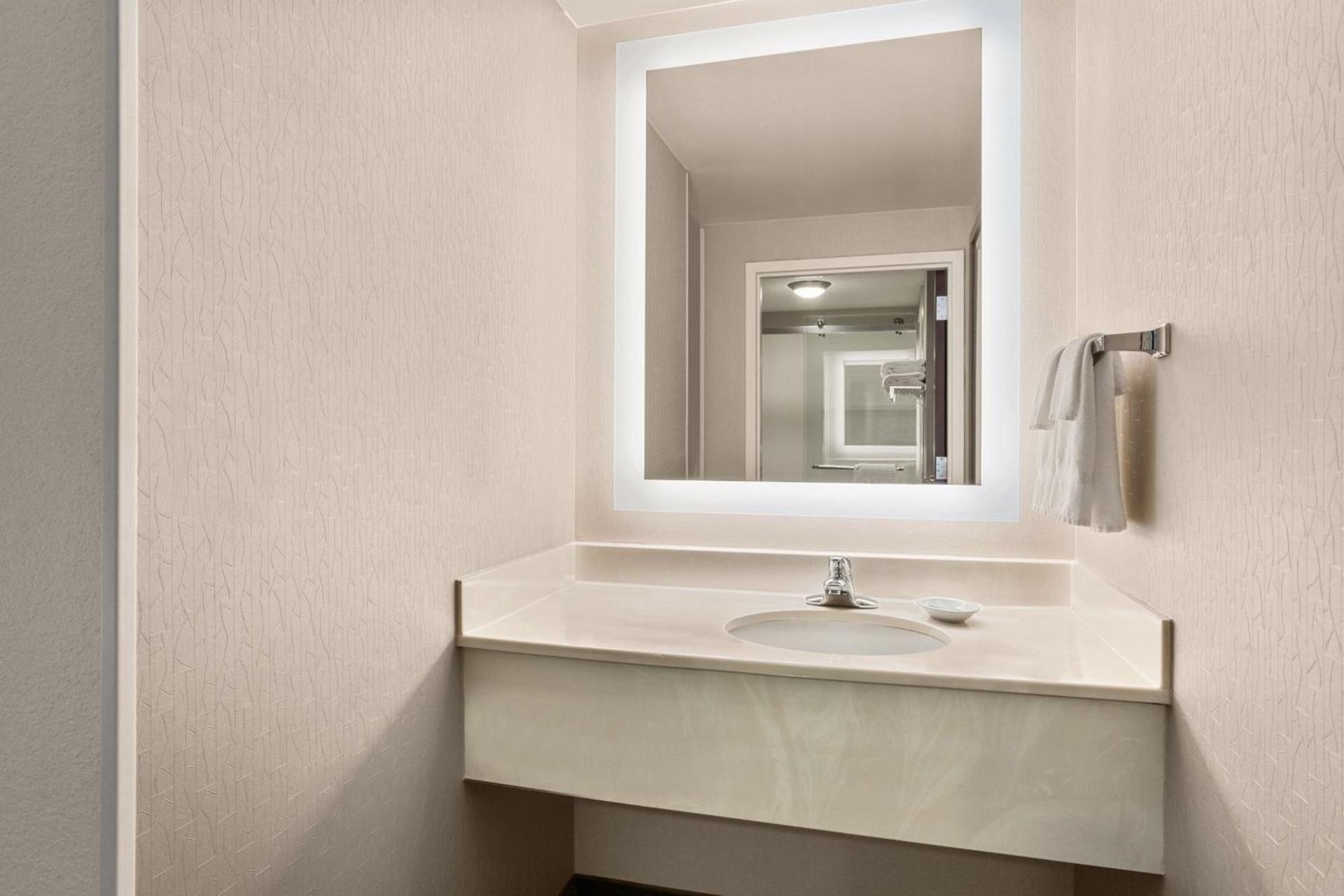 SpringHill Suites Boston Andover photo 10