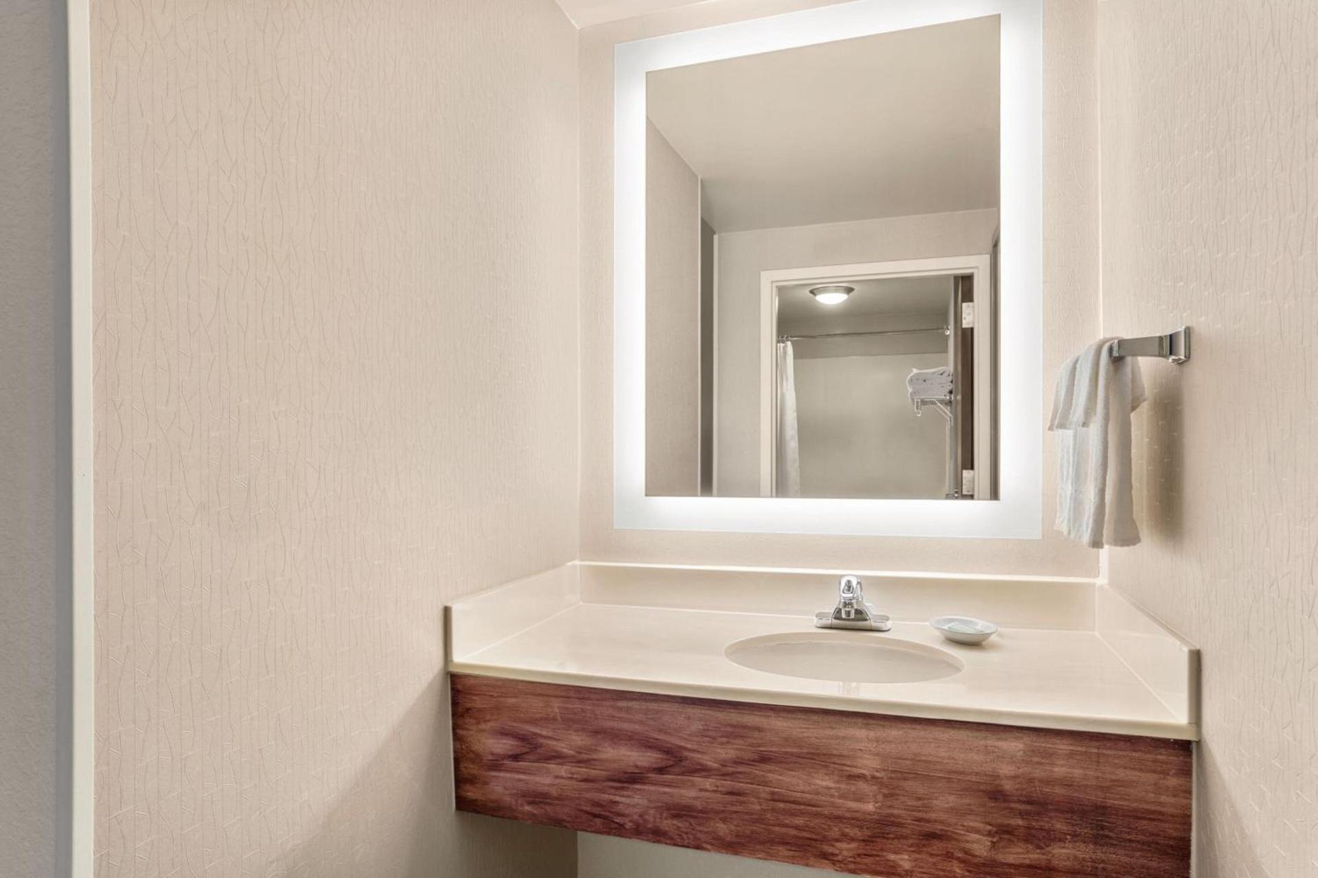 SpringHill Suites Boston Andover photo 11