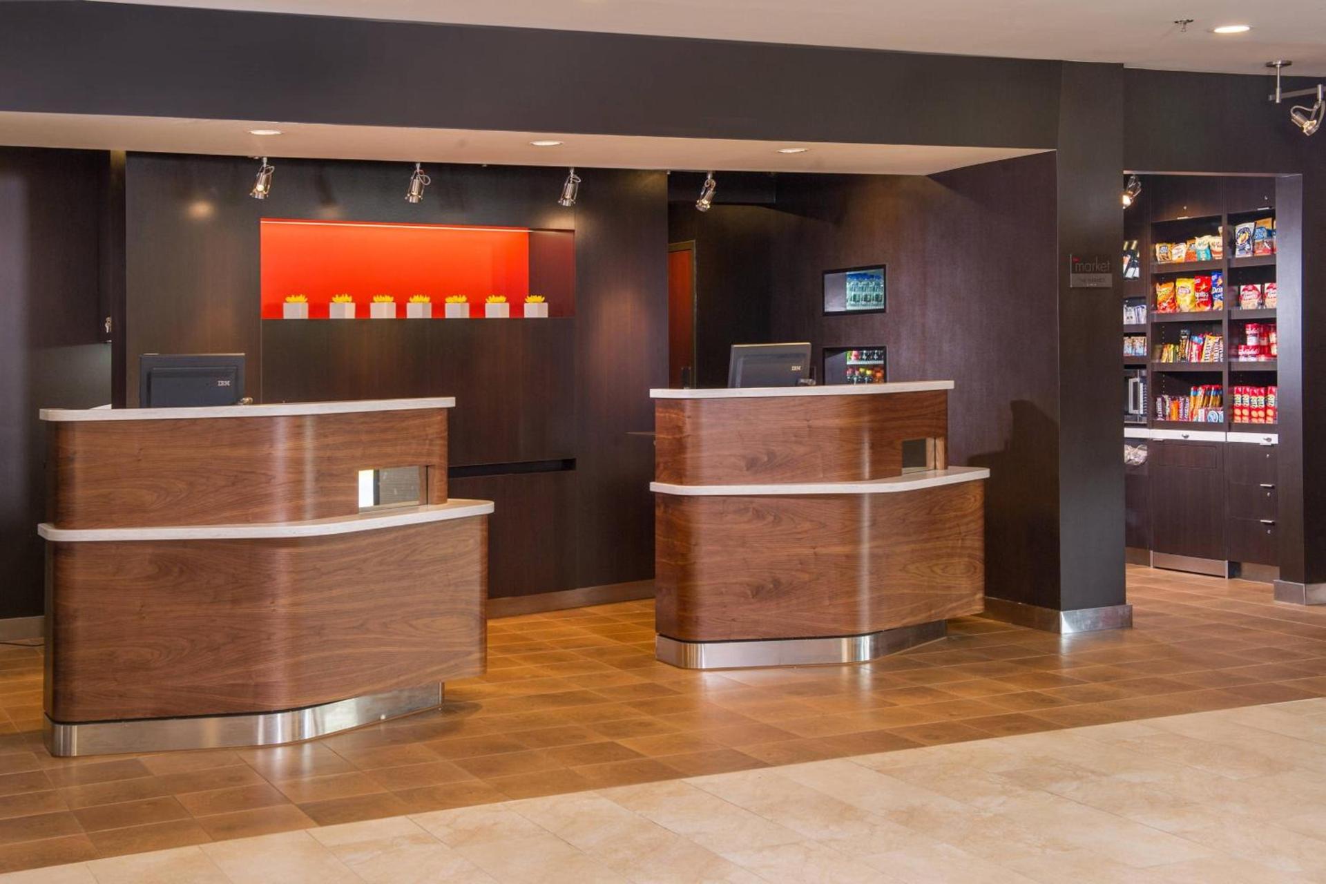 Courtyard by Marriott Richmond West photo 2