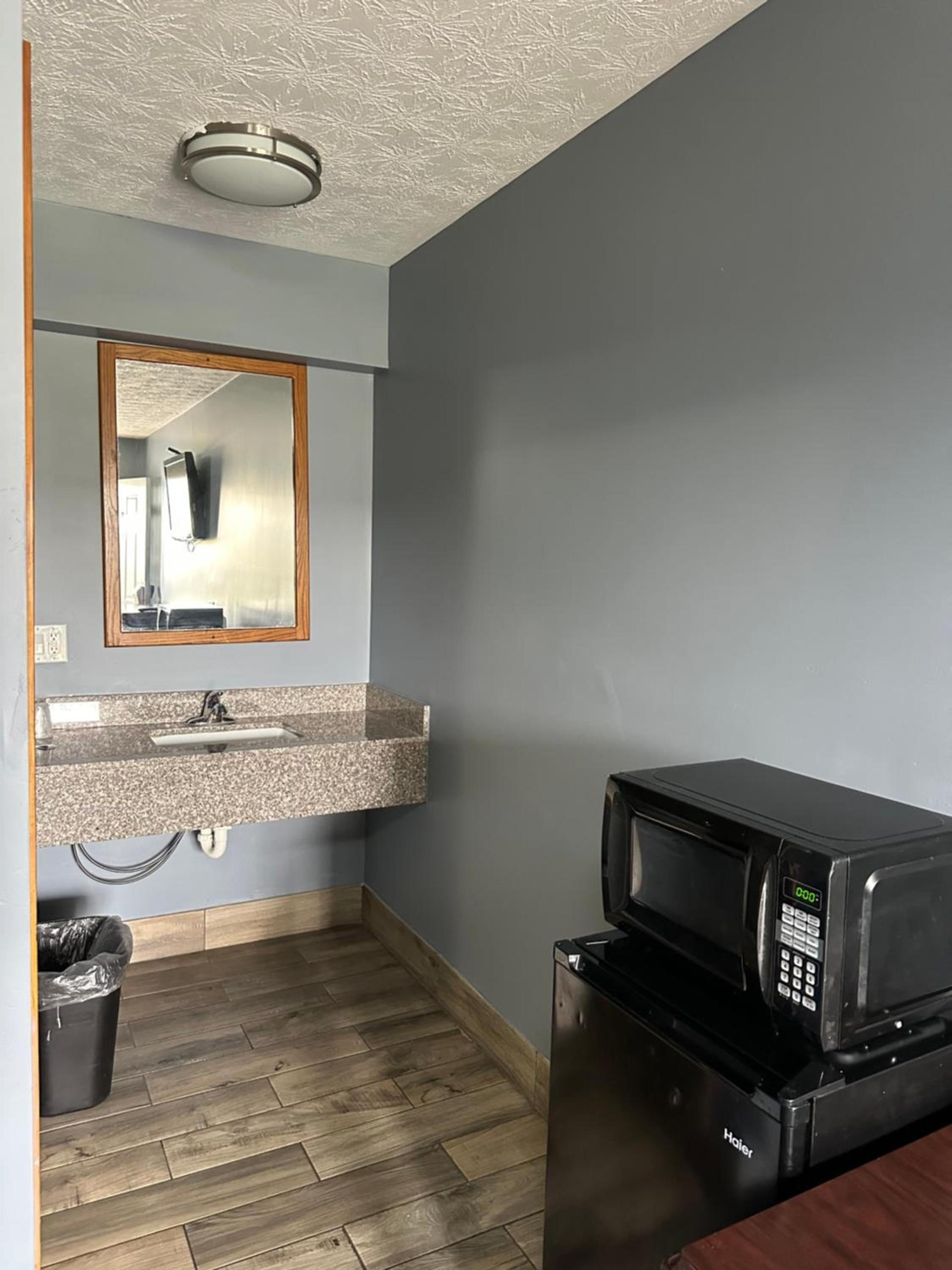Marjon Motel photo 9