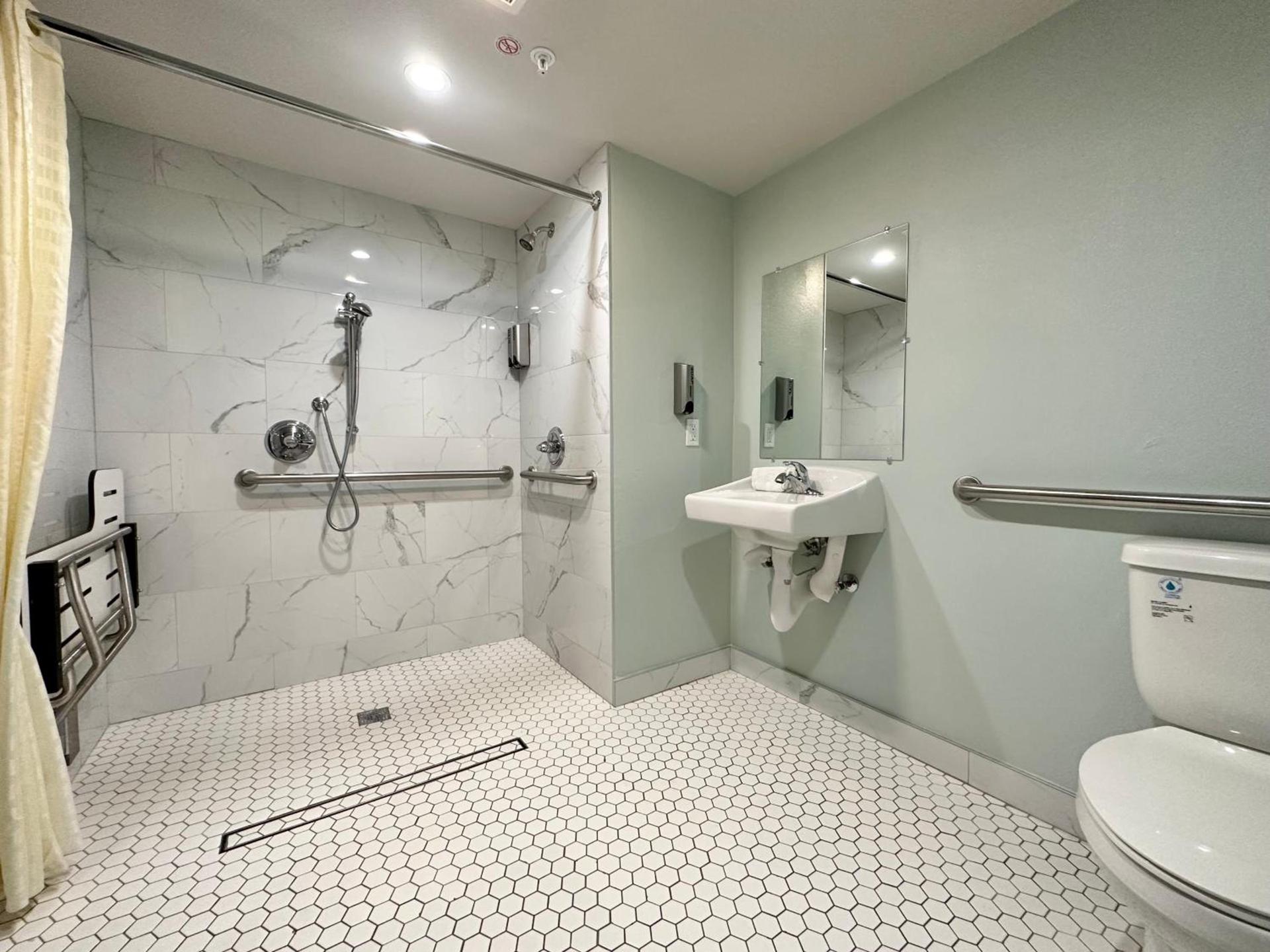 Express Inn & Suites Ontario Airport photo 11
