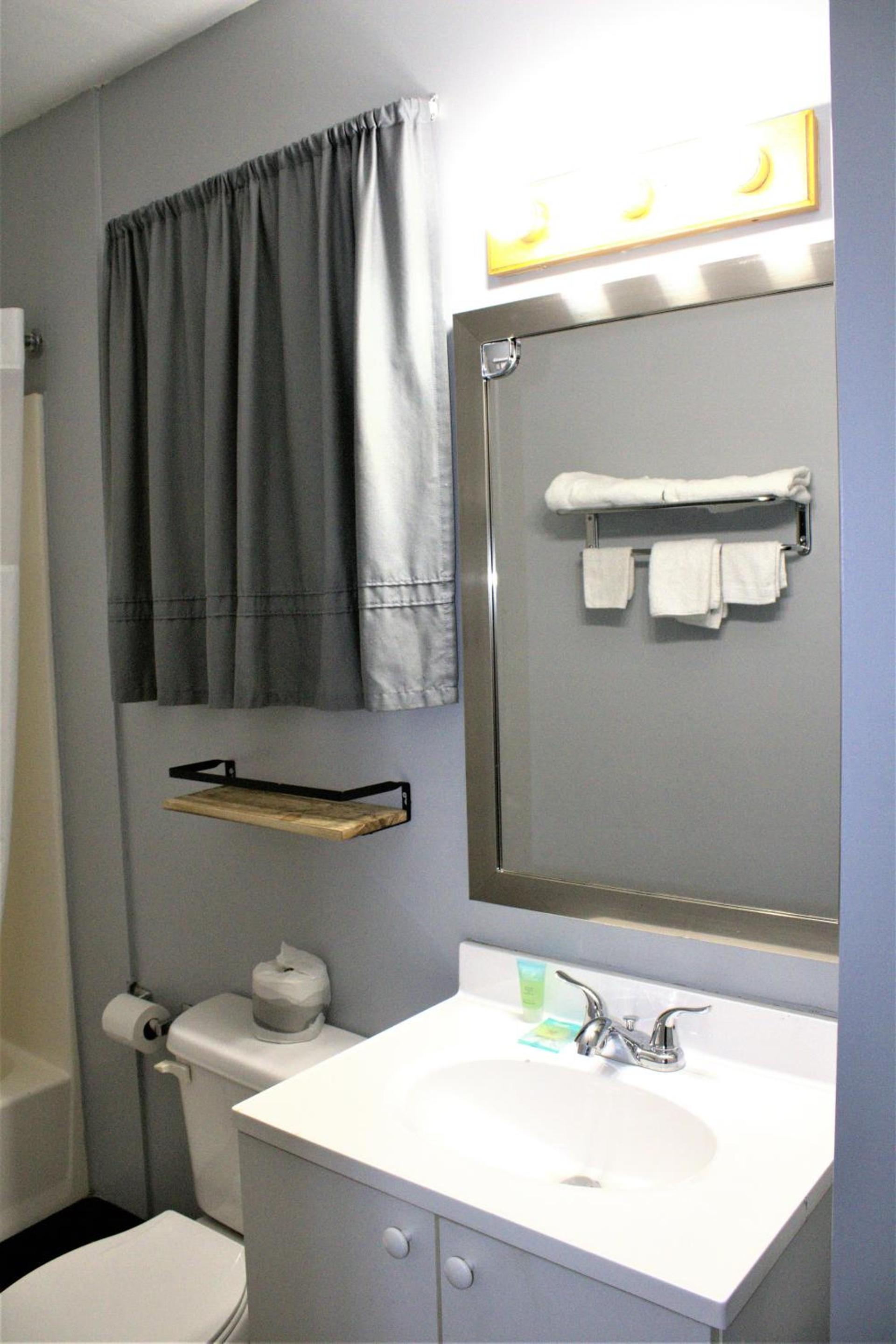 HavenPointe Inn & Suites photo 61