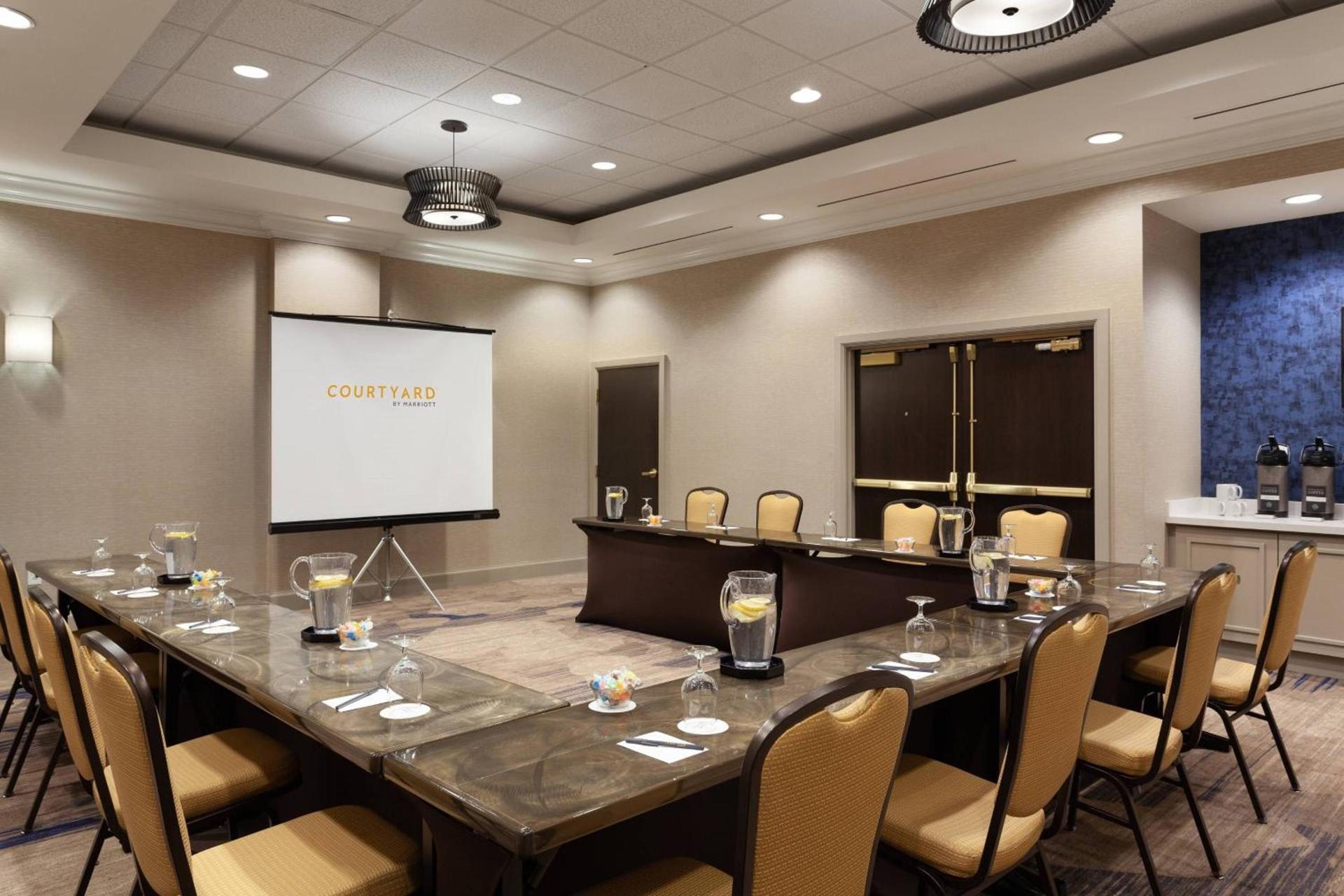 Courtyard by Marriott Orlando Lake Buena Vista in the Marriott Village photo 48