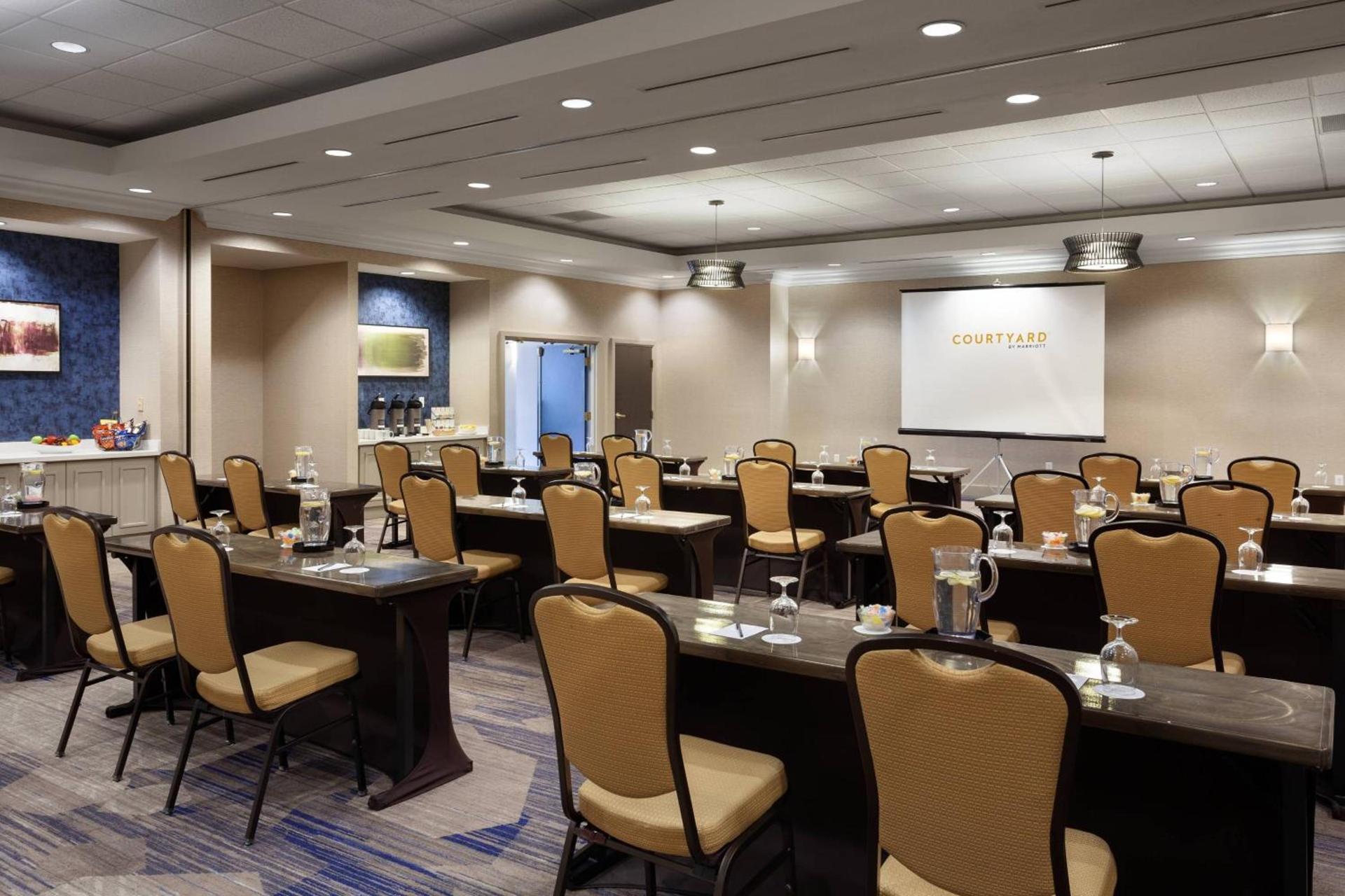 Courtyard by Marriott Orlando Lake Buena Vista in the Marriott Village photo 51