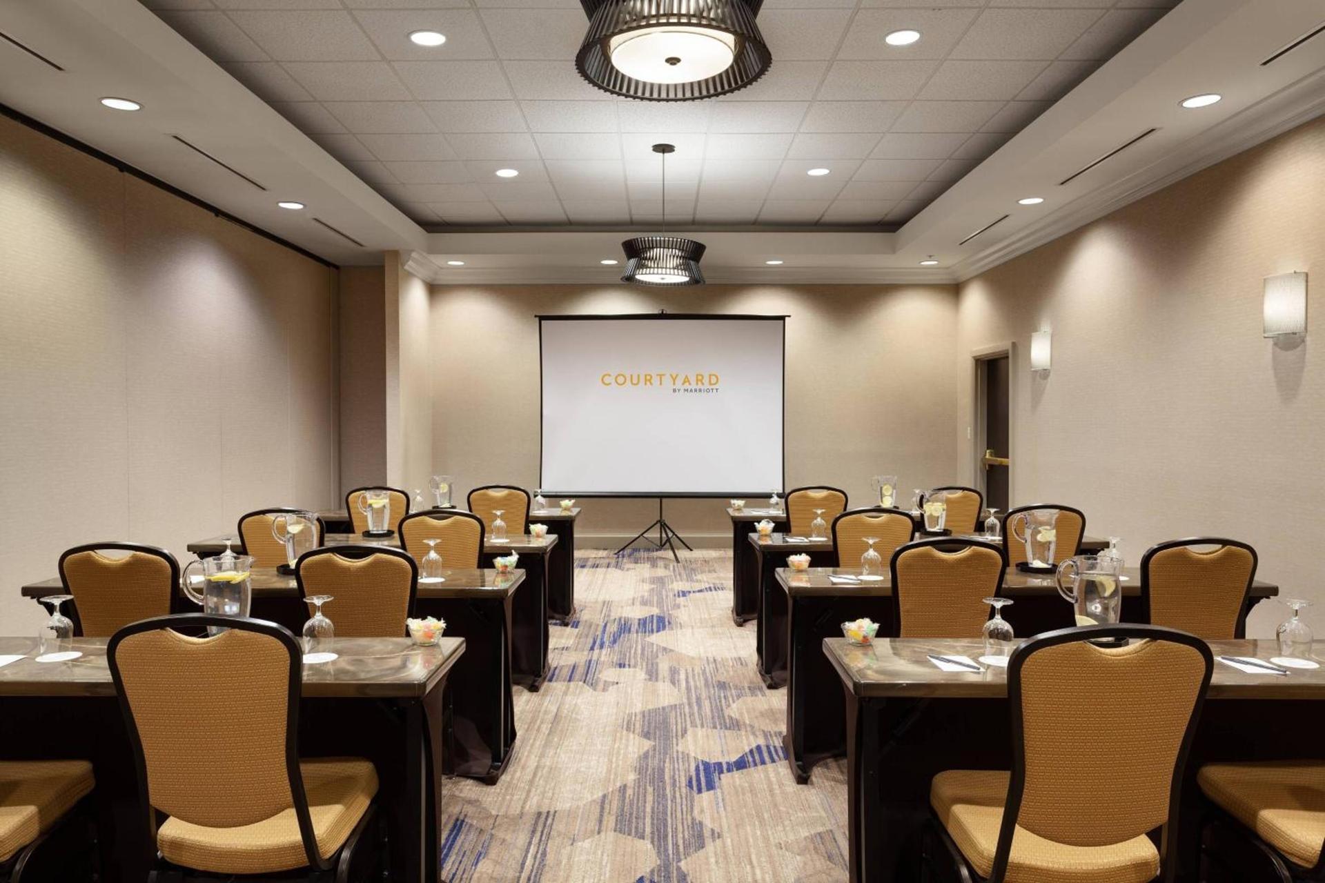 Courtyard by Marriott Orlando Lake Buena Vista in the Marriott Village photo 52