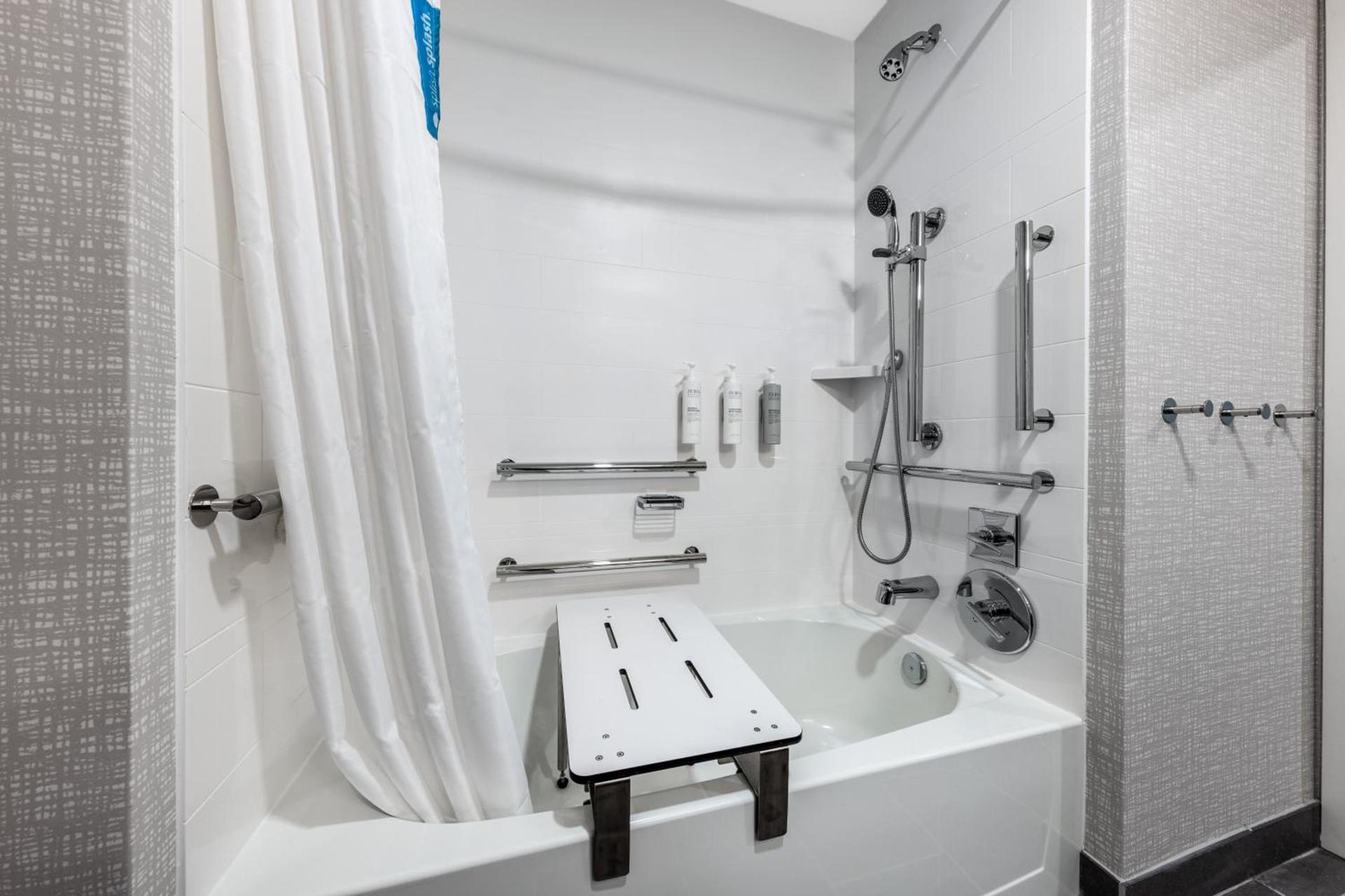 Hampton Inn Columbus Downtown, Ga photo 12