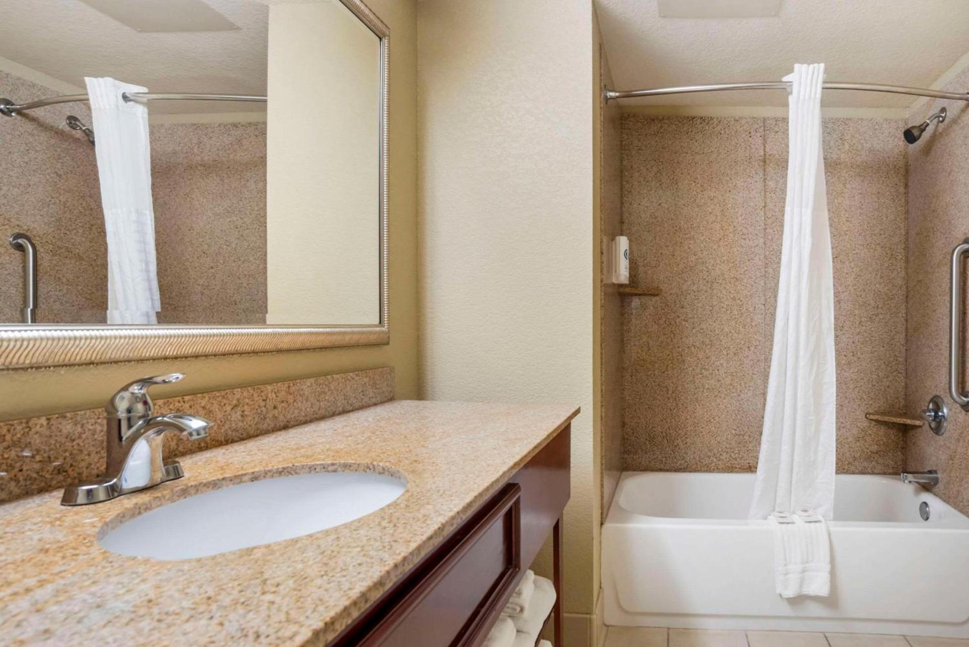 Comfort Inn & Suites Daphne Spanish Fort - Mobile East photo 16