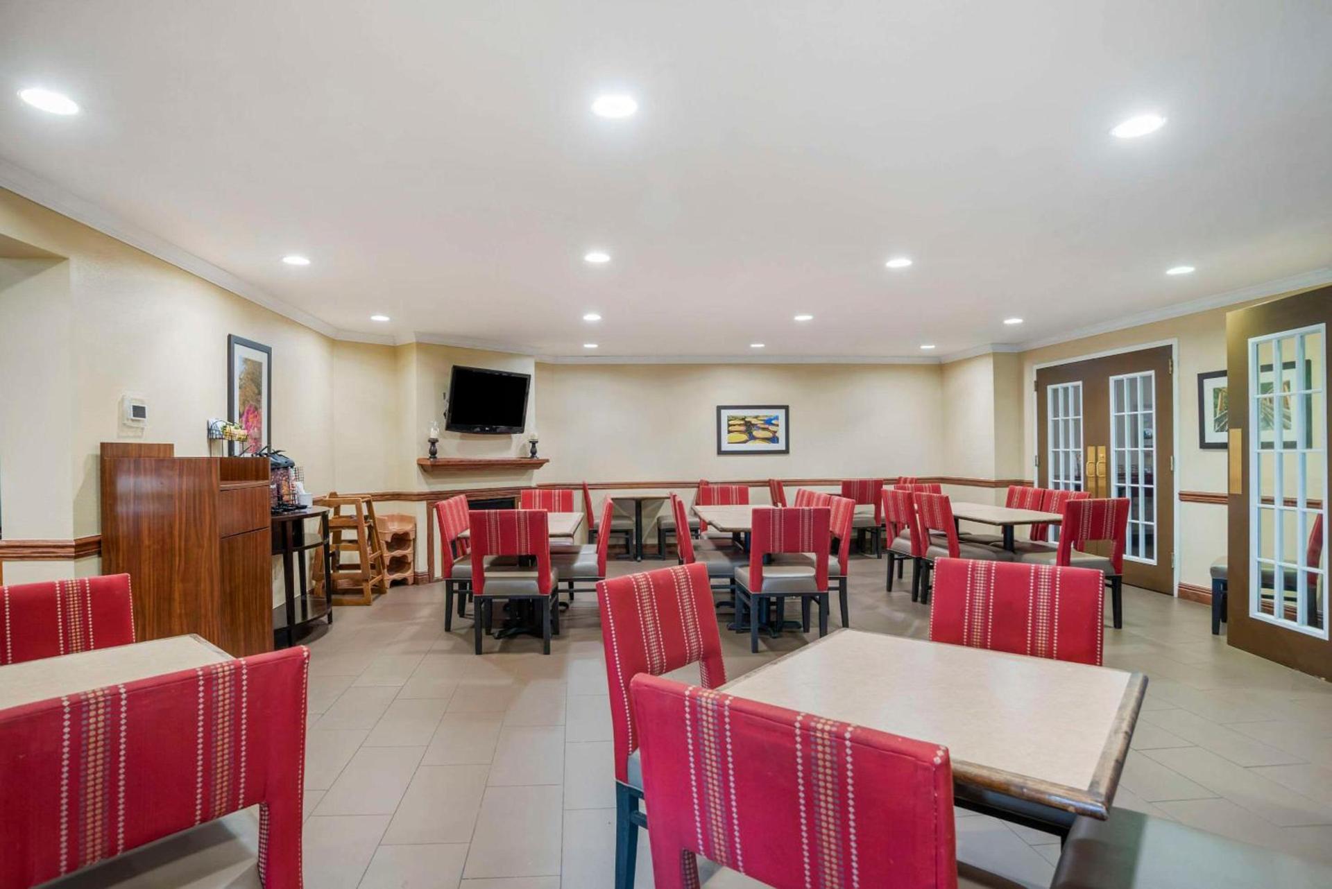 Comfort Inn & Suites Daphne Spanish Fort - Mobile East photo 35