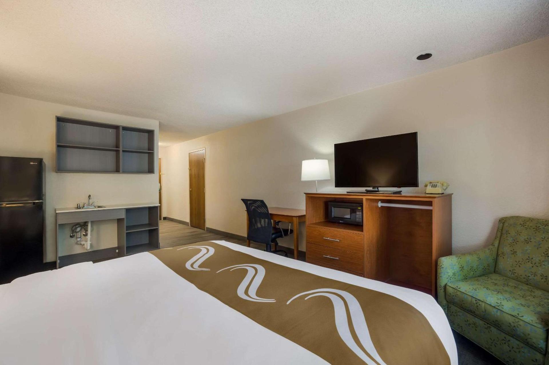 Suburban Studios Canon City photo 25