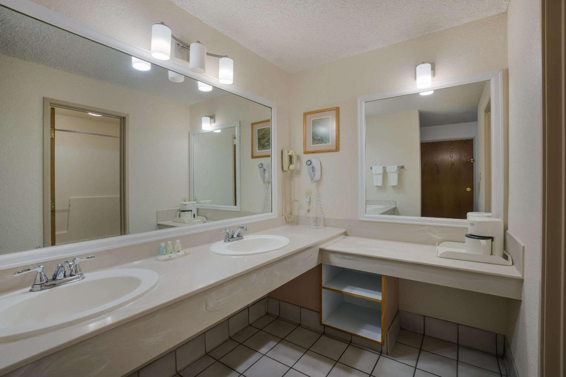 Suburban Studios Canon City photo 9
