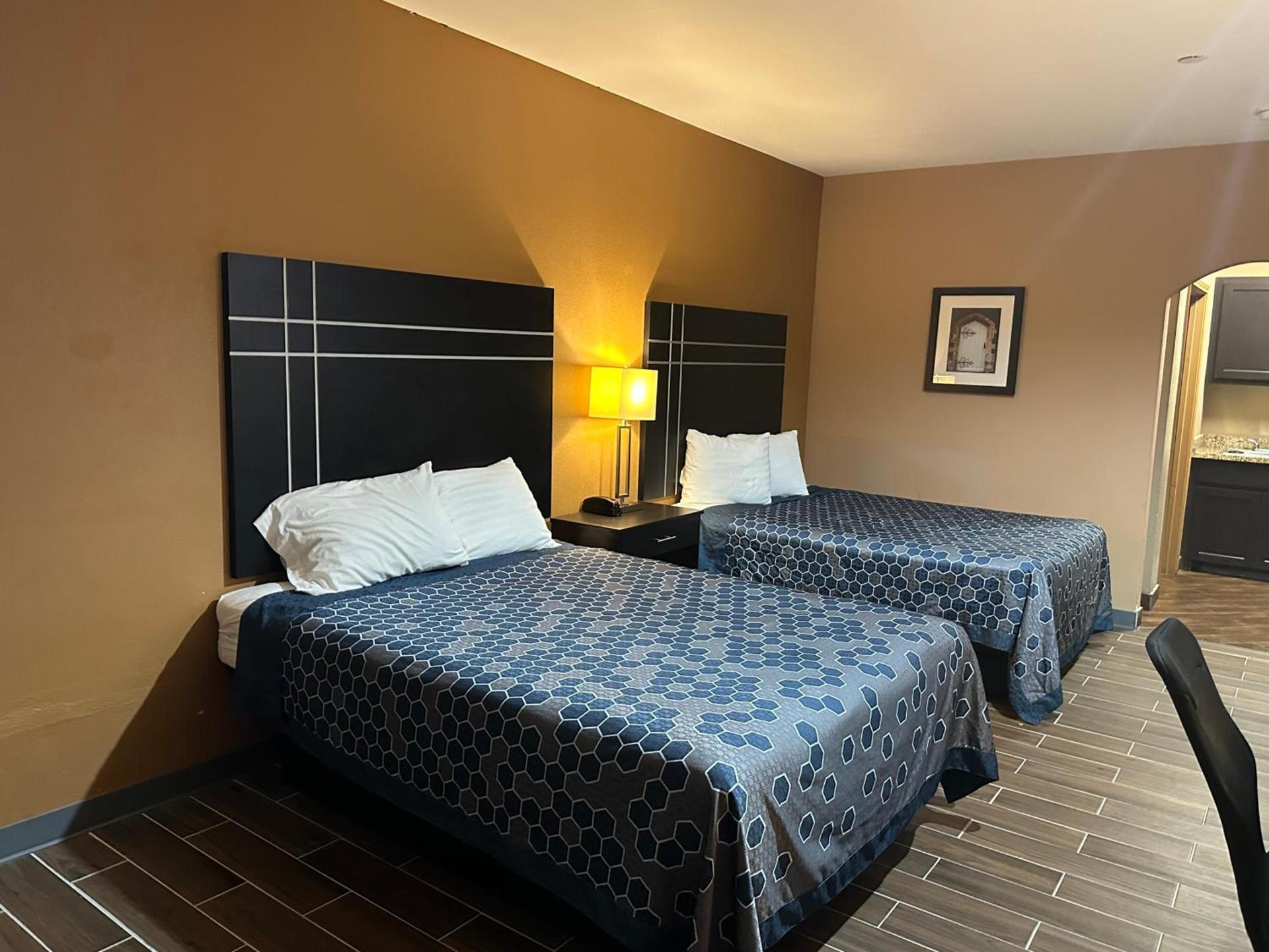 Executive Inn & Suites photo 17