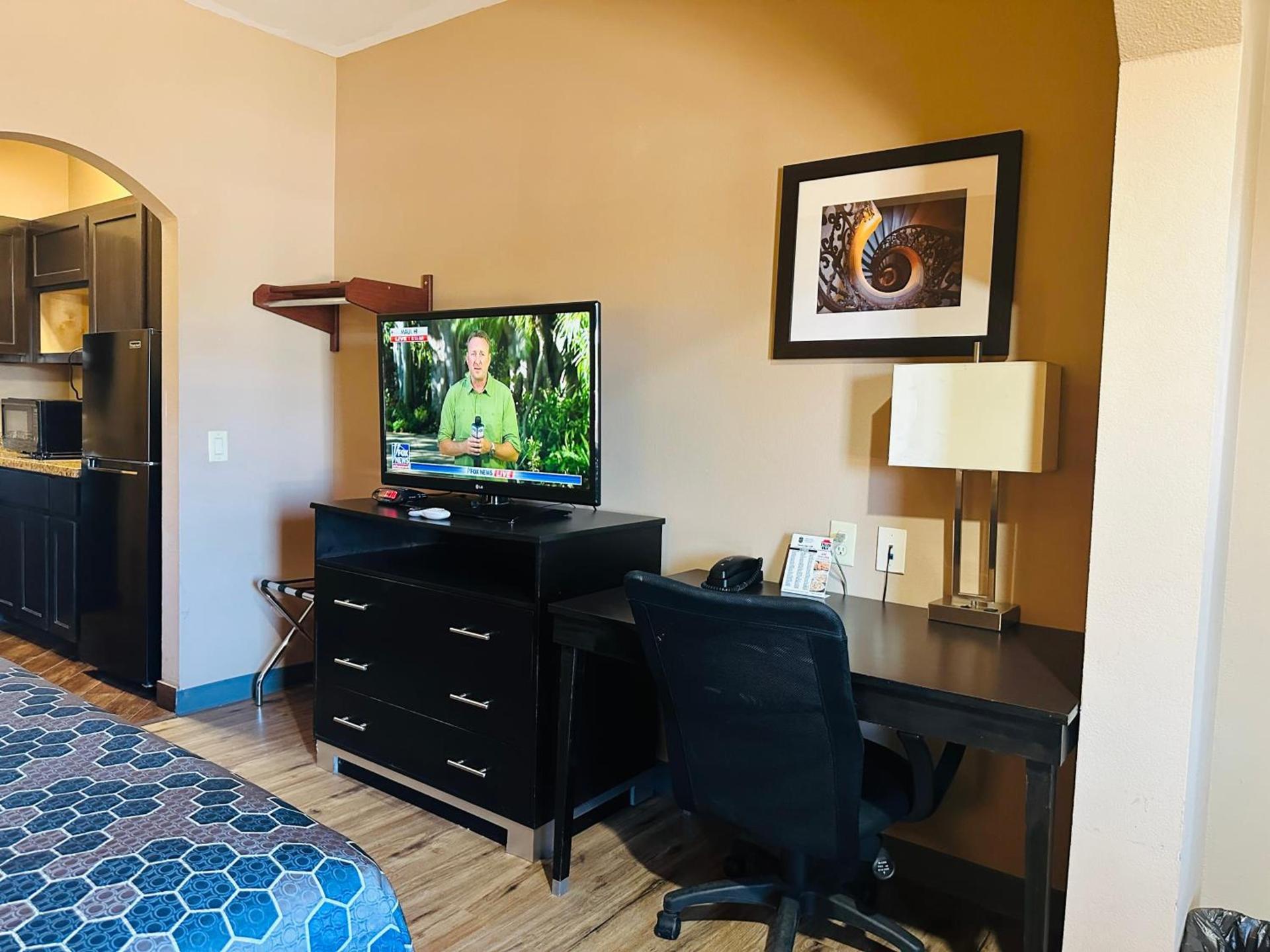 Executive Inn & Suites photo 21