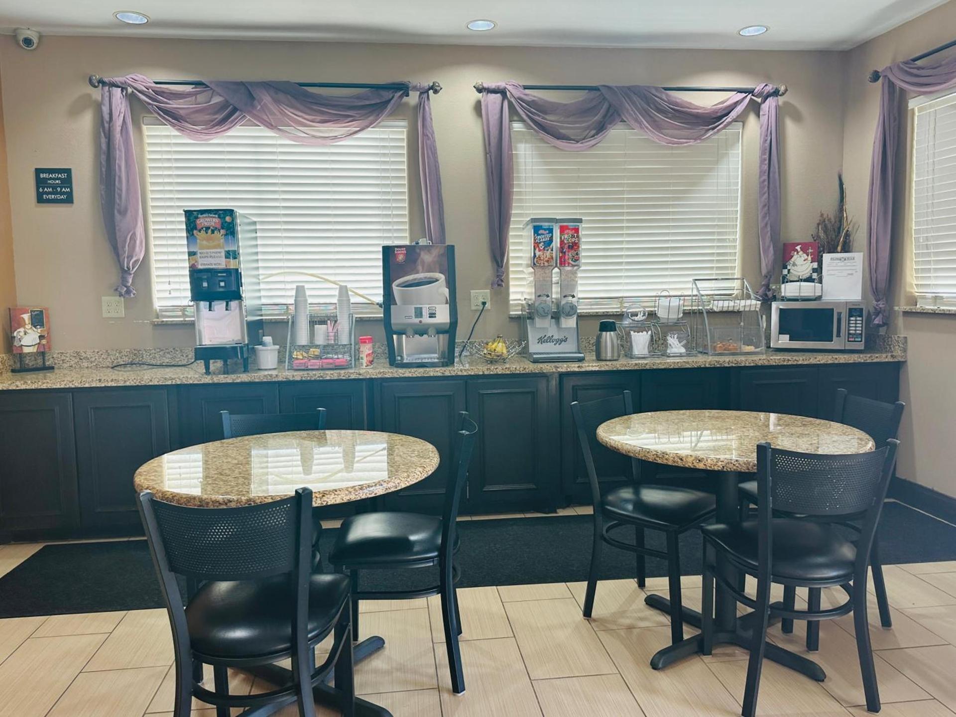 Executive Inn & Suites photo 28