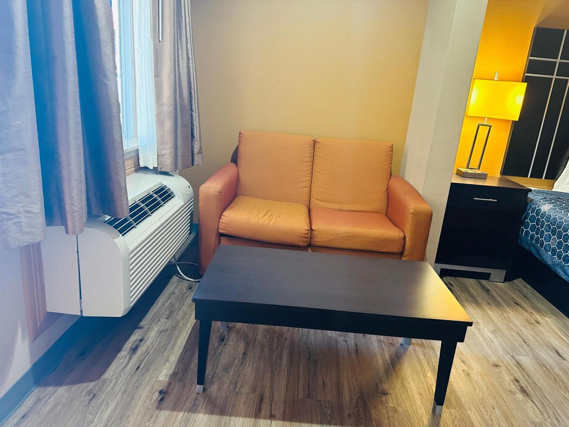 Executive Inn & Suites photo 23