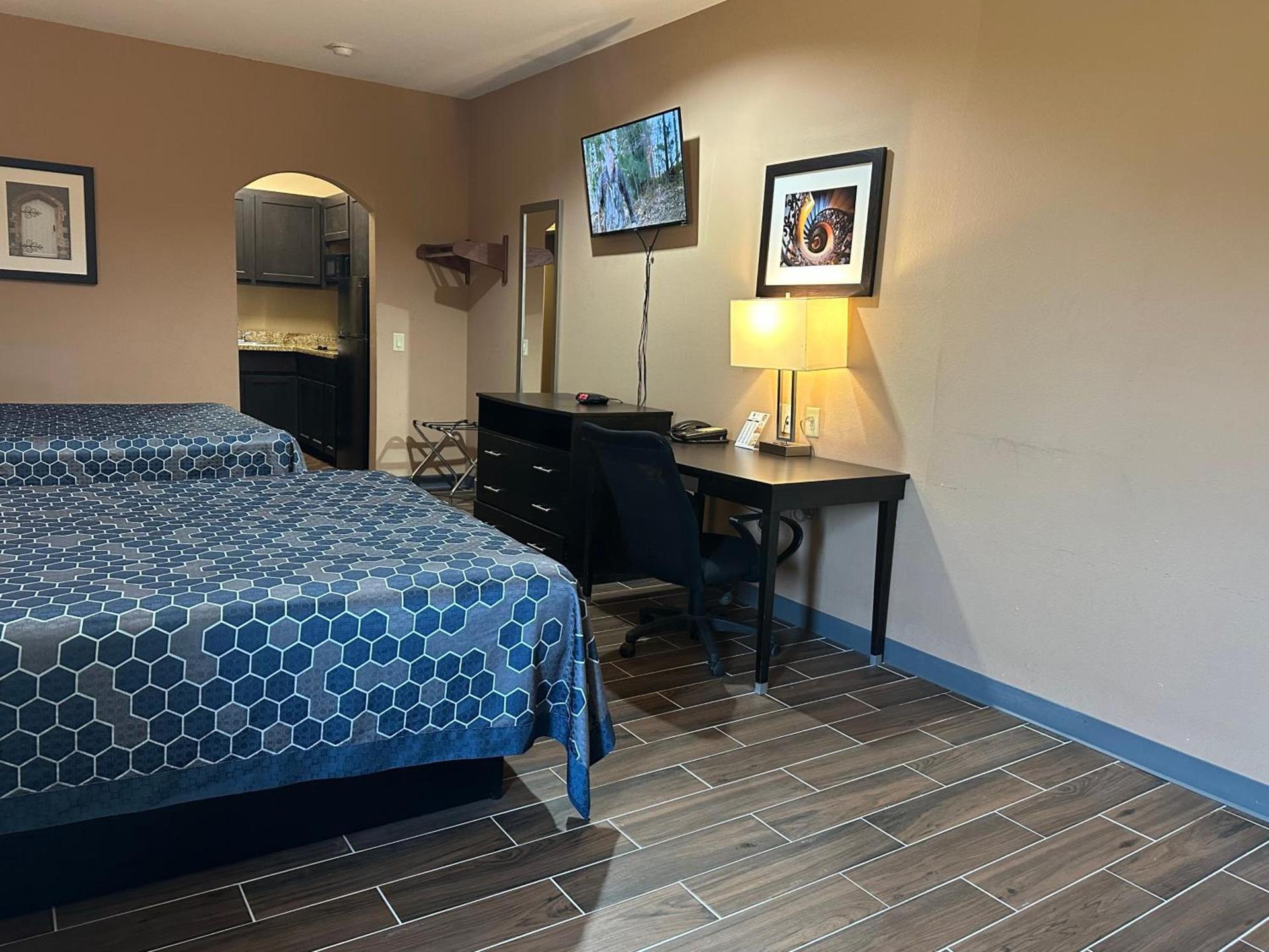 Executive Inn & Suites photo 31