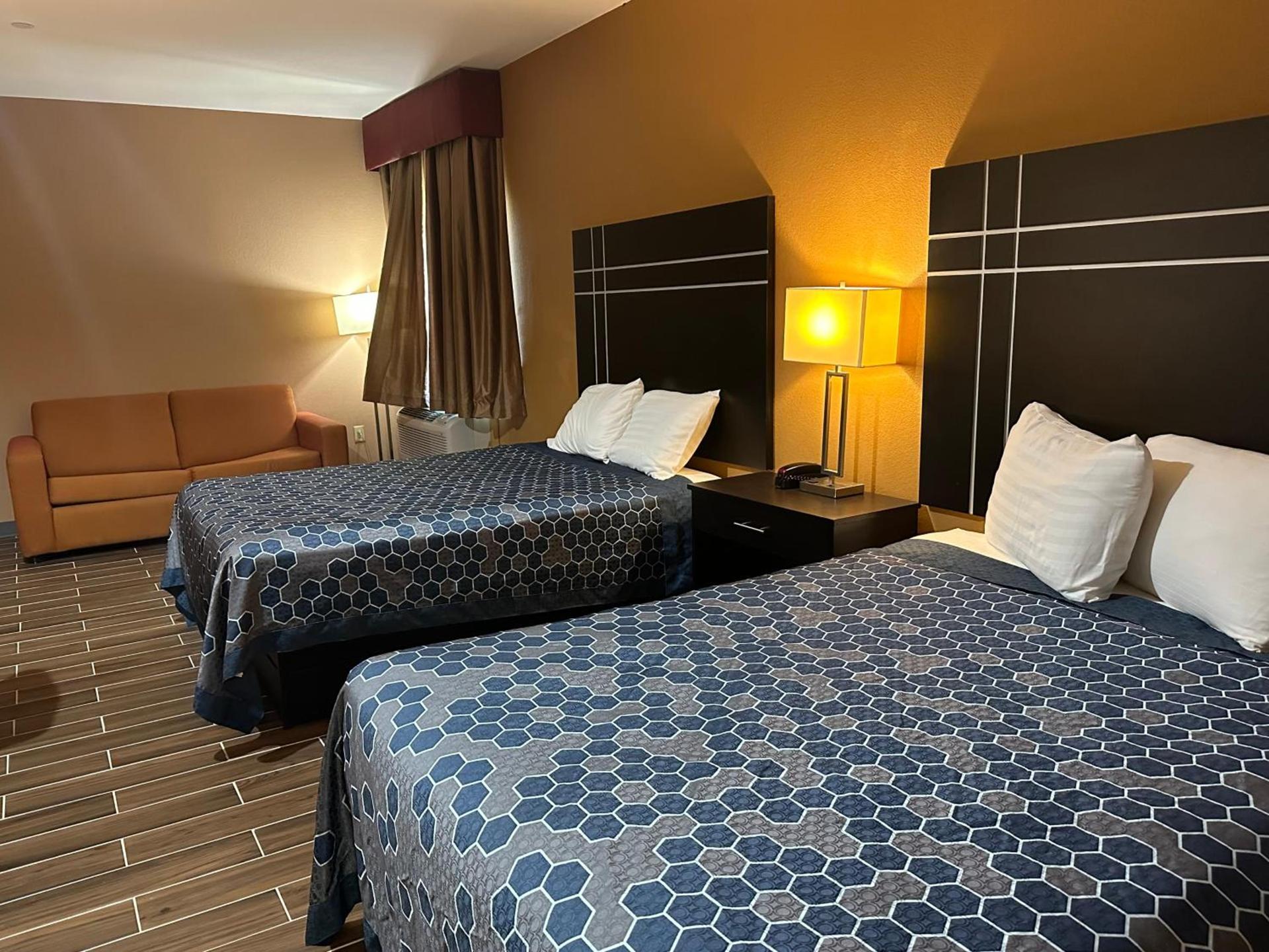 Executive Inn & Suites photo 29