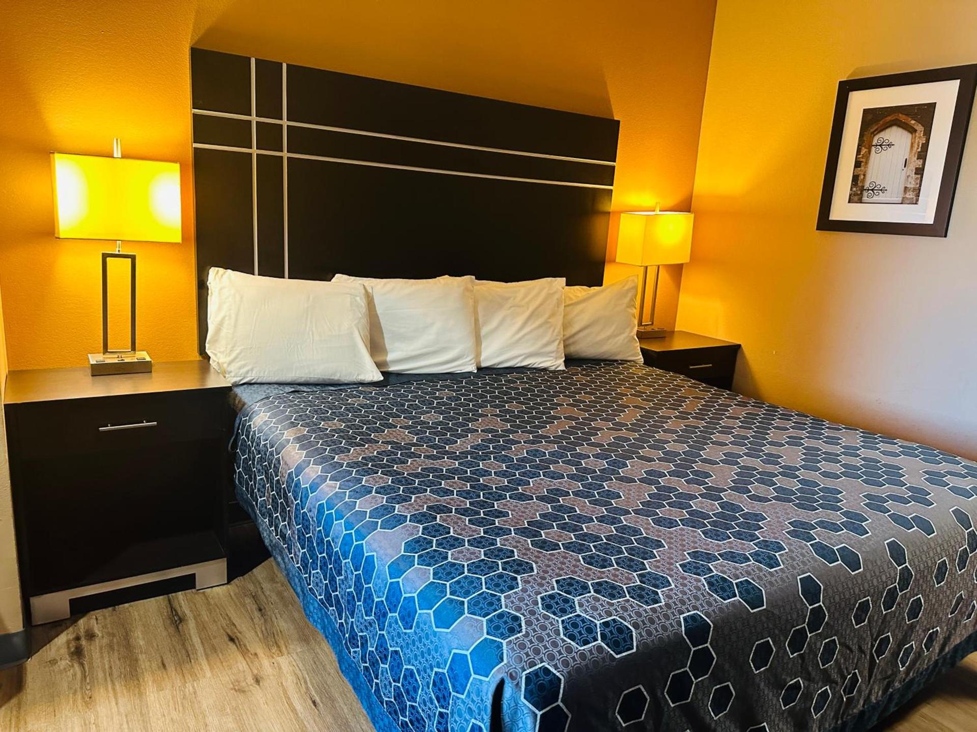 Executive Inn & Suites photo 25