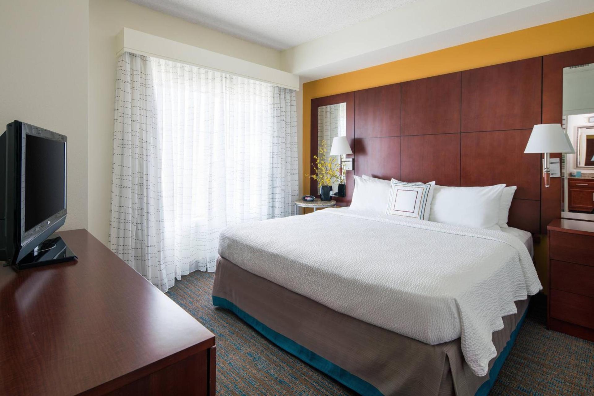 Residence Inn Phoenix Desert View at Mayo Clinic photo 14