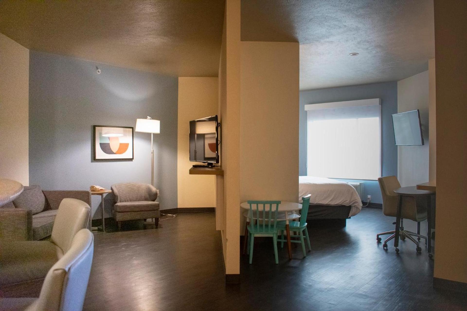 Holiday Inn Omaha Downtown - Waterpark by IHG photo 44