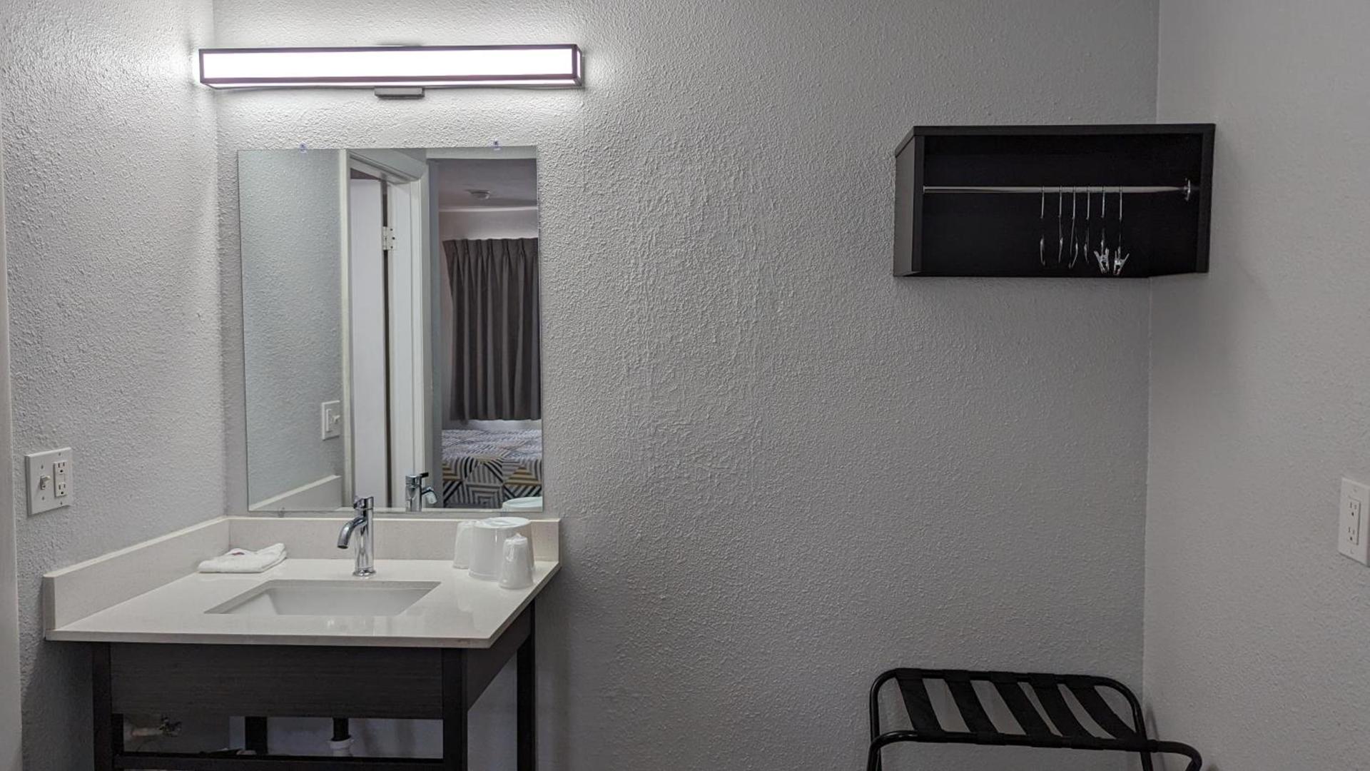 Motel 6-Nashua, NH photo 30