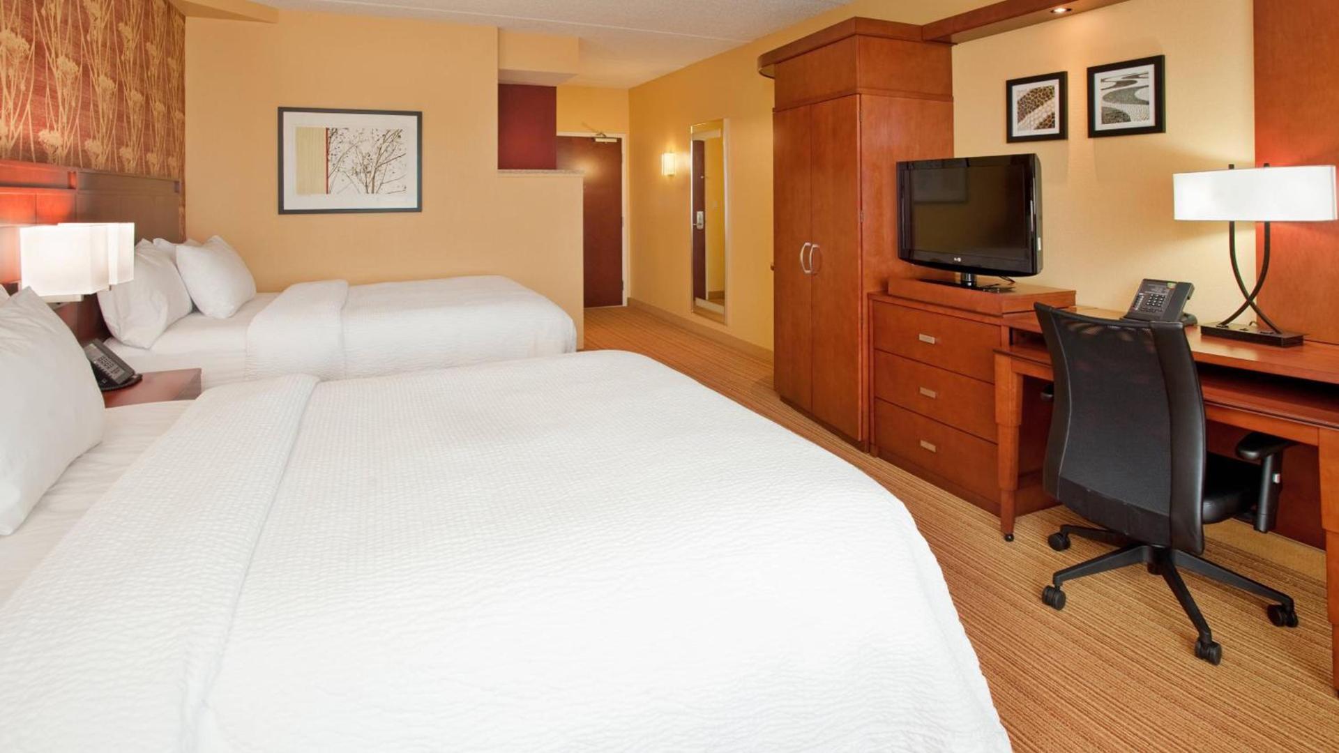 Courtyard by Marriott Pittsburgh North/Cranberry Woods photo 3