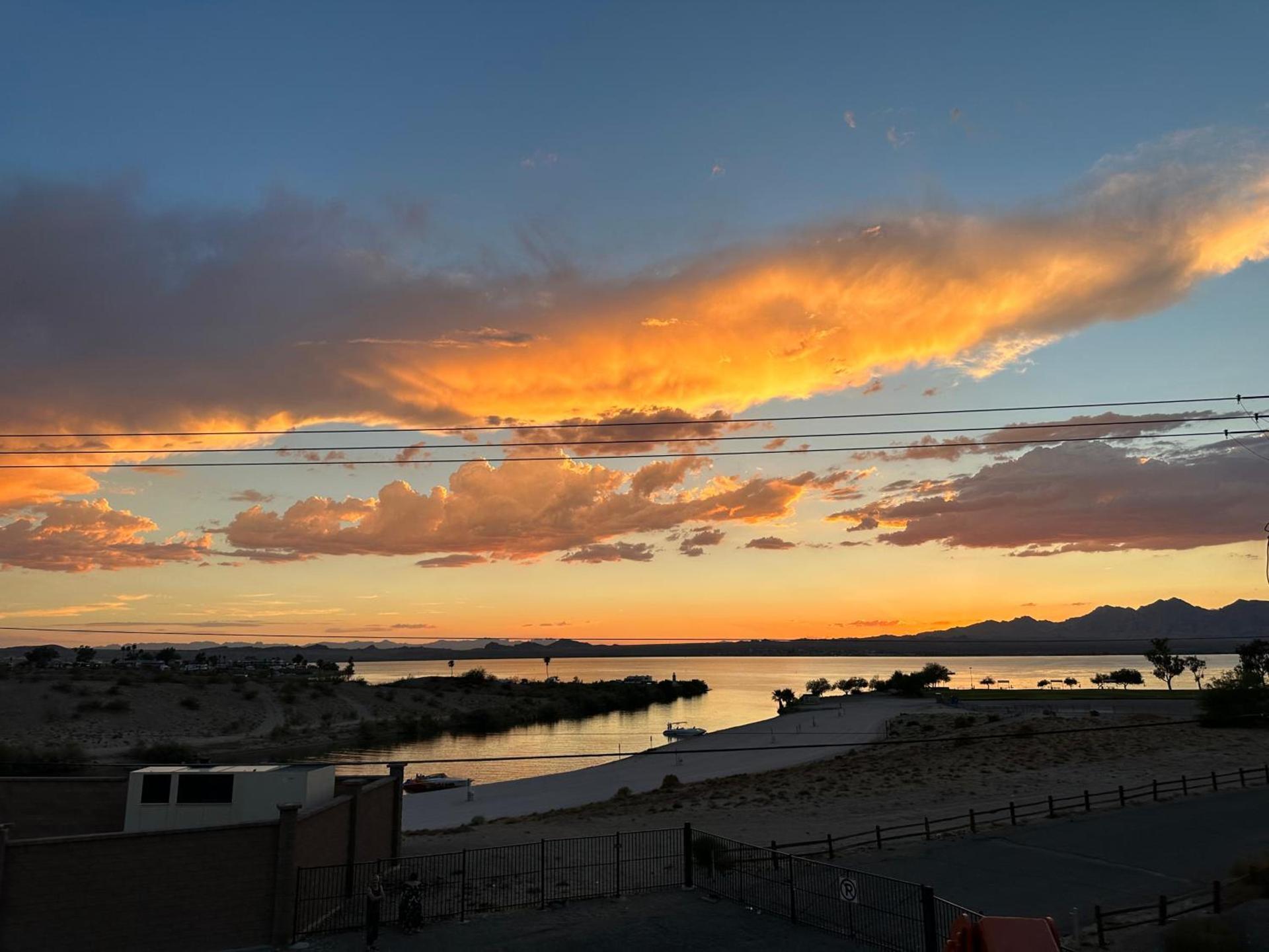 Sway Hotel Lake Havasu photo 15