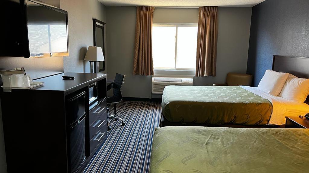 Colby Inn and Suites photo 2