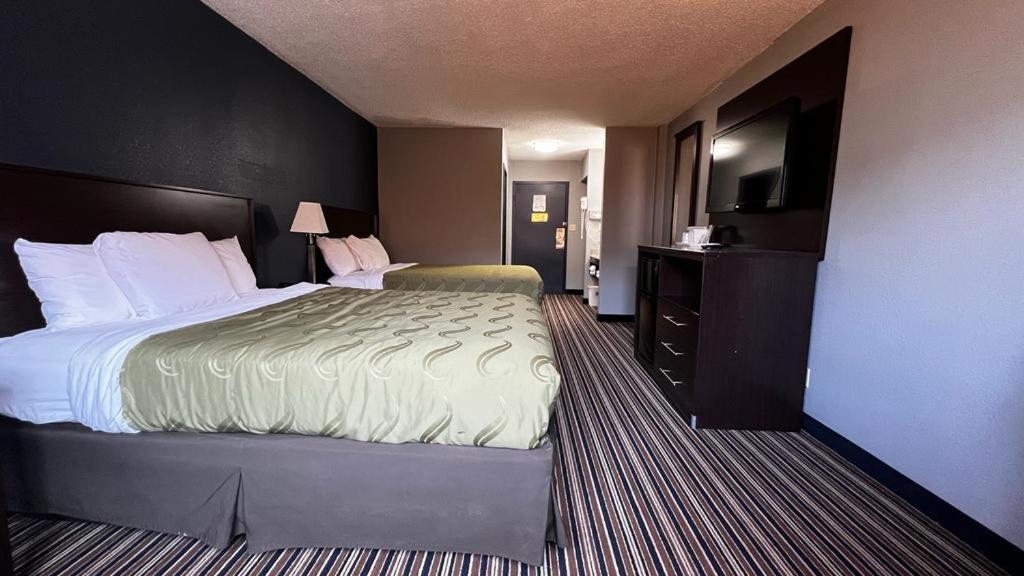 Colby Inn and Suites photo 3