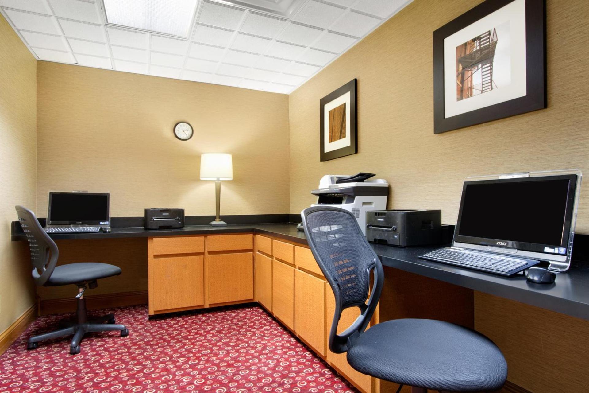 Wingate by Wyndham - Chattanooga photo 21