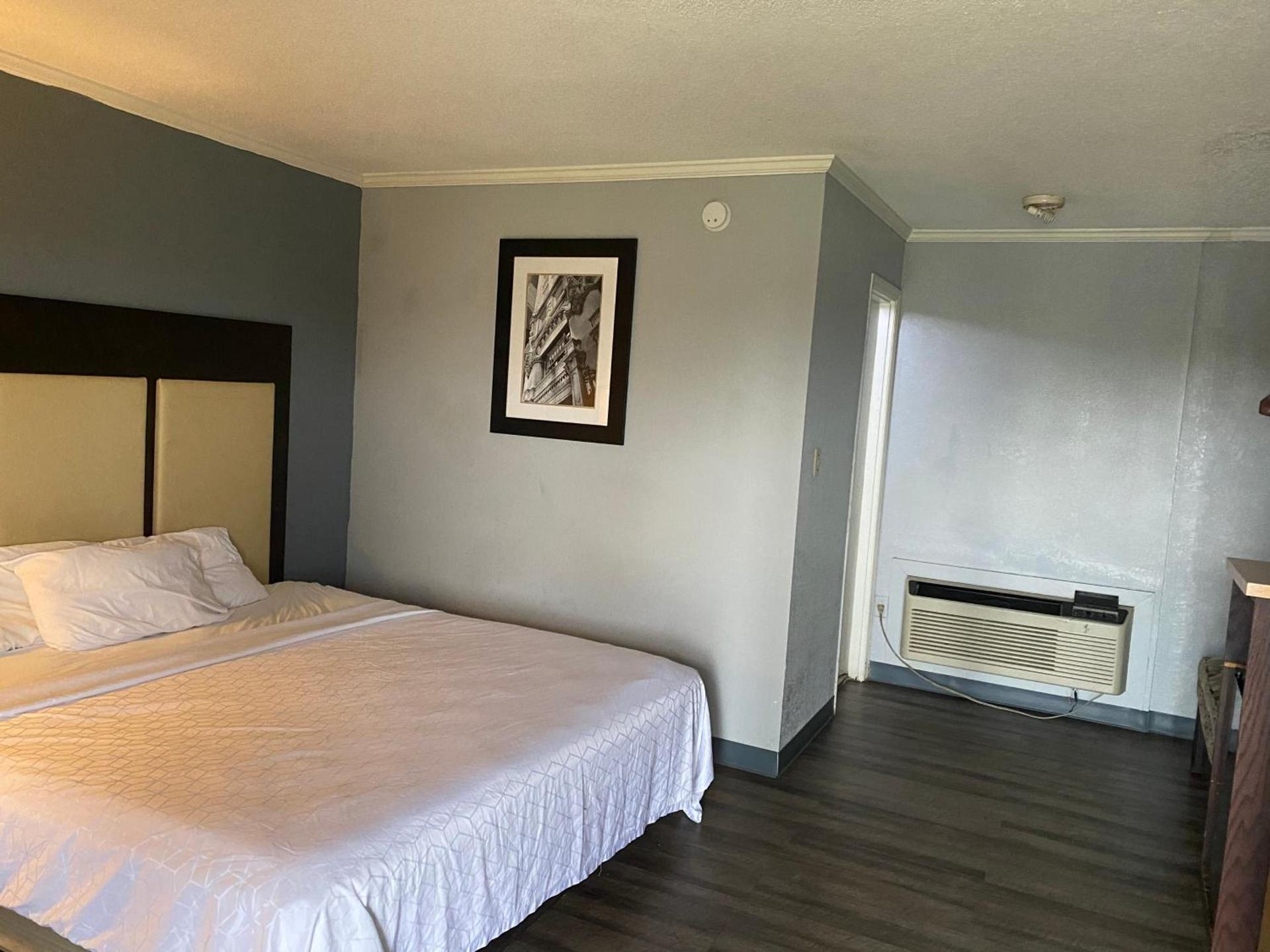 Lake Marion Inn photo 2