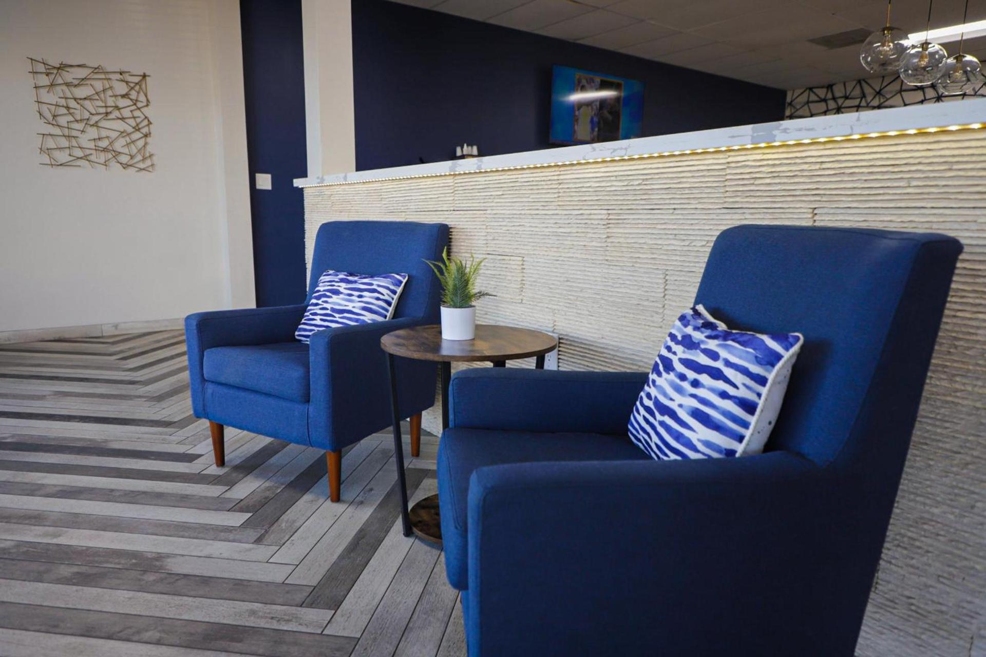 Airport Inn photo 37